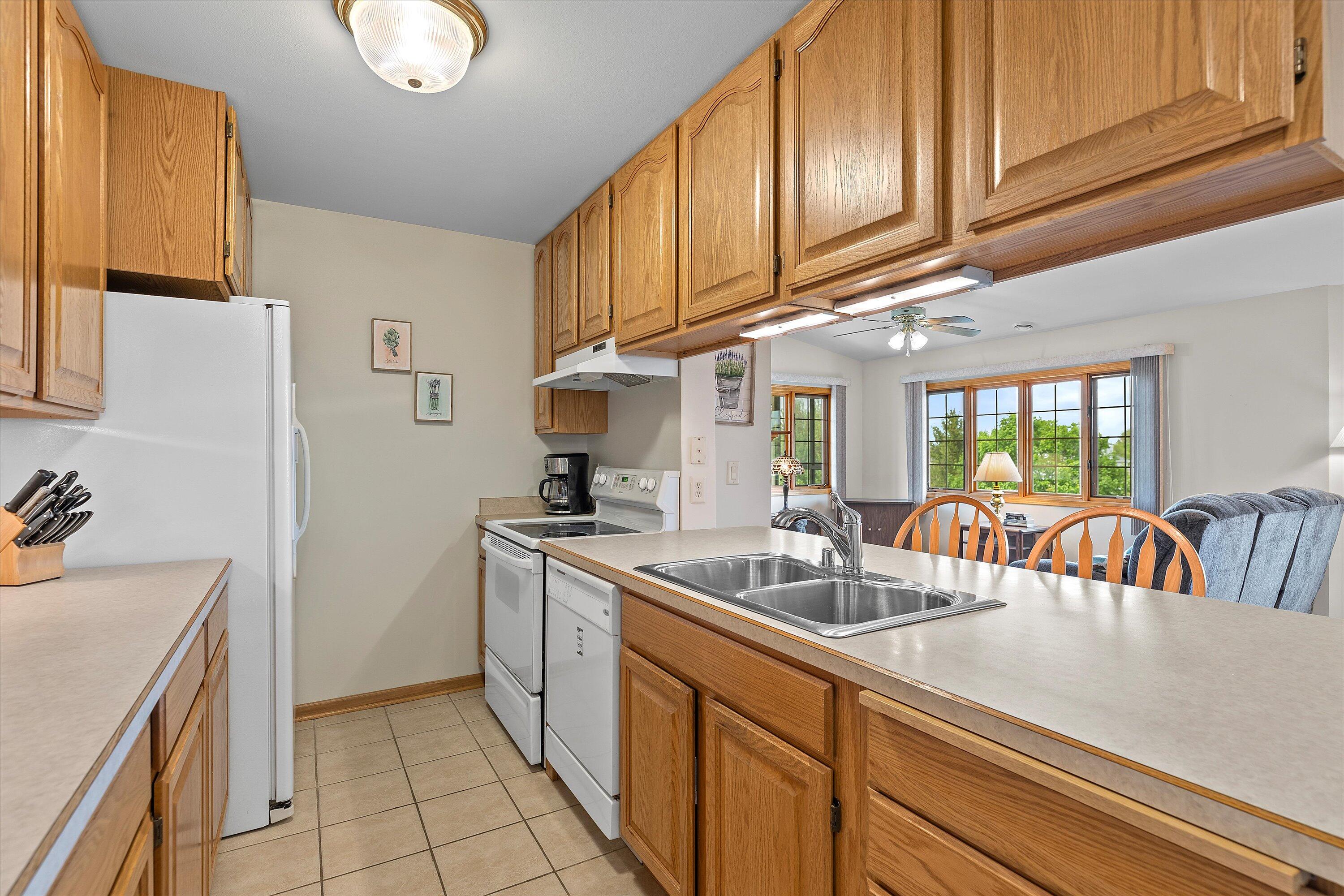 267 Oconomowoc Pkwy