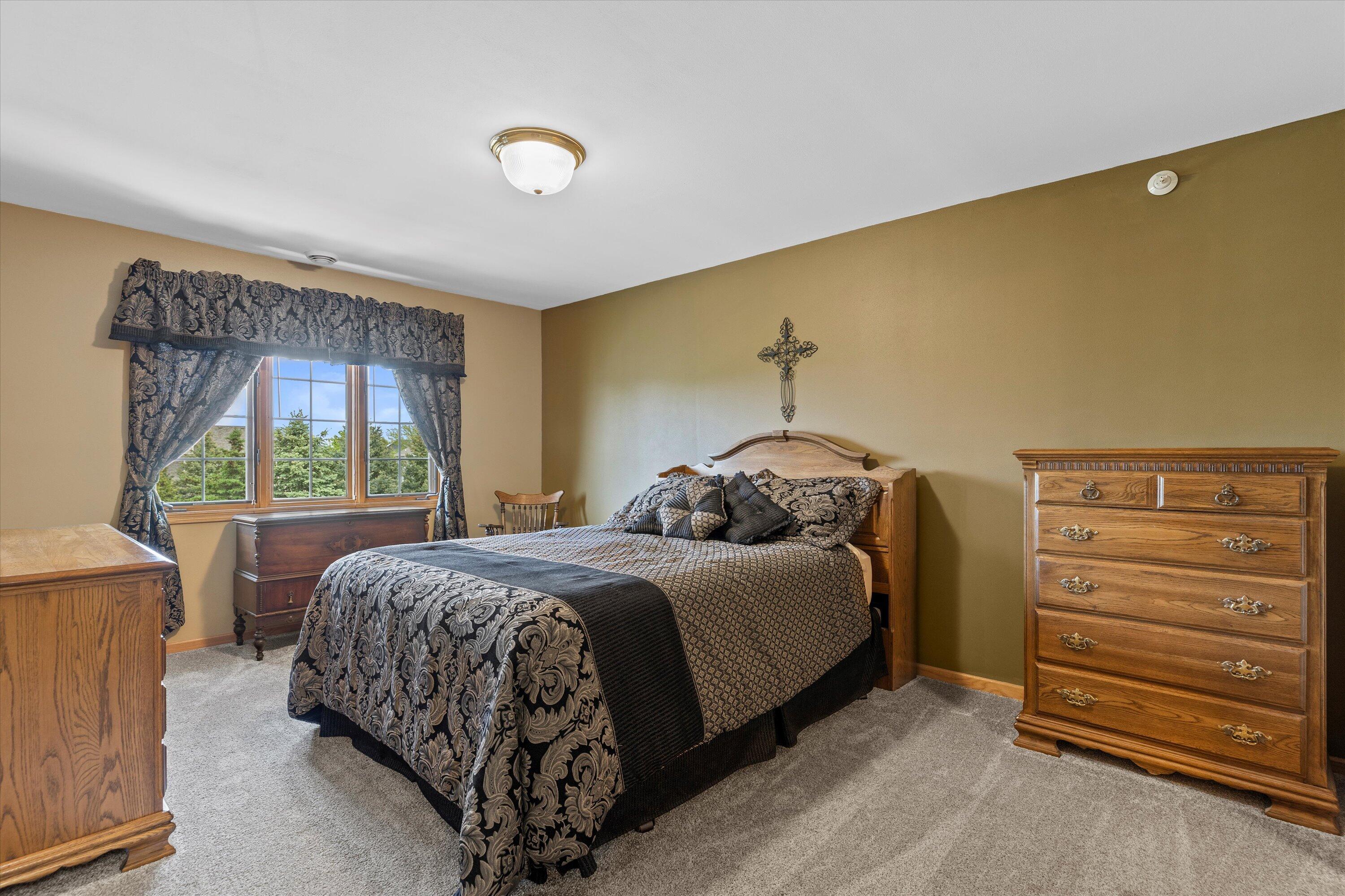 267 Oconomowoc Pkwy