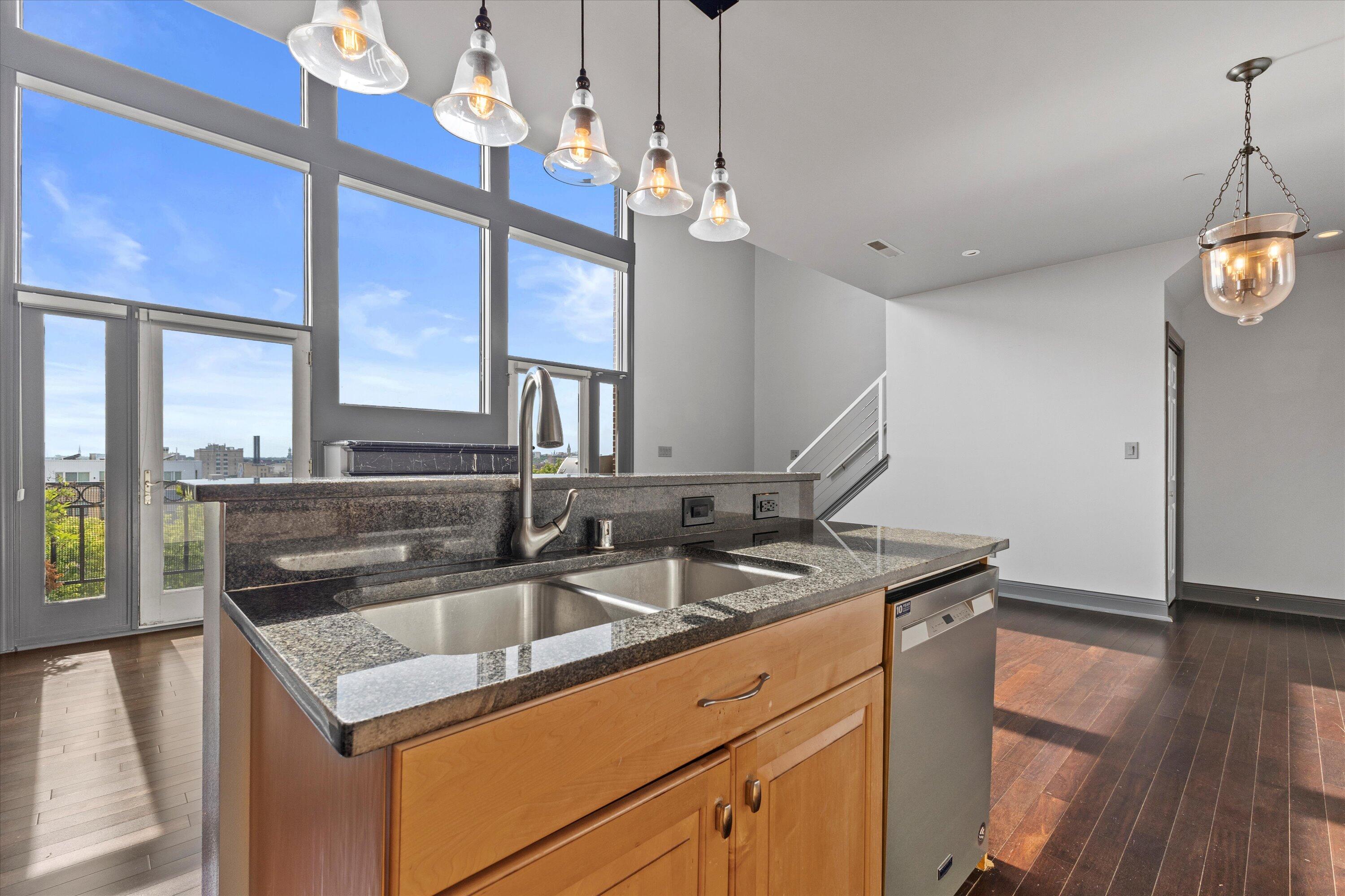 1515 N Van Buren St Unit: 500