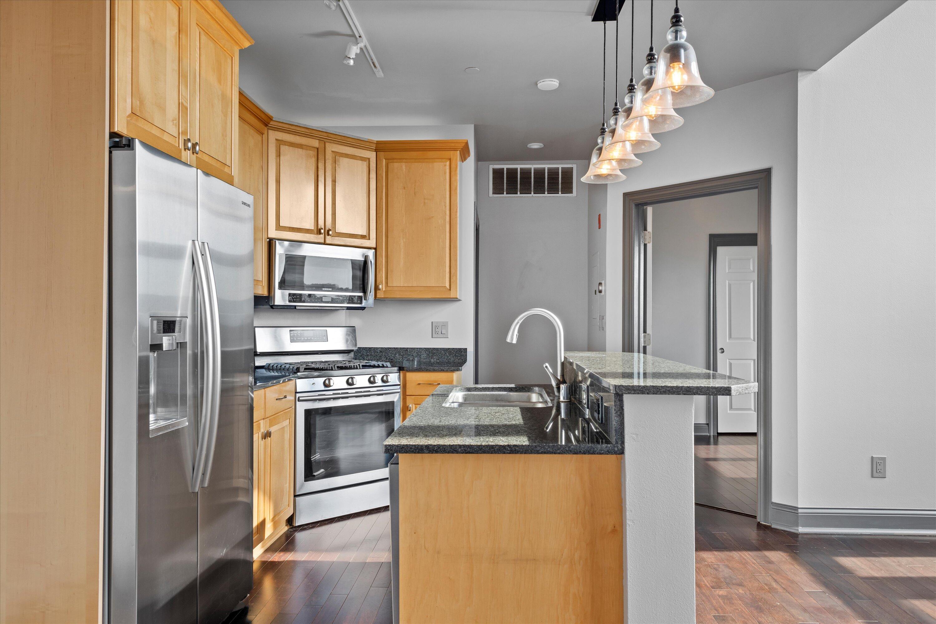 1515 N Van Buren St Unit: 500