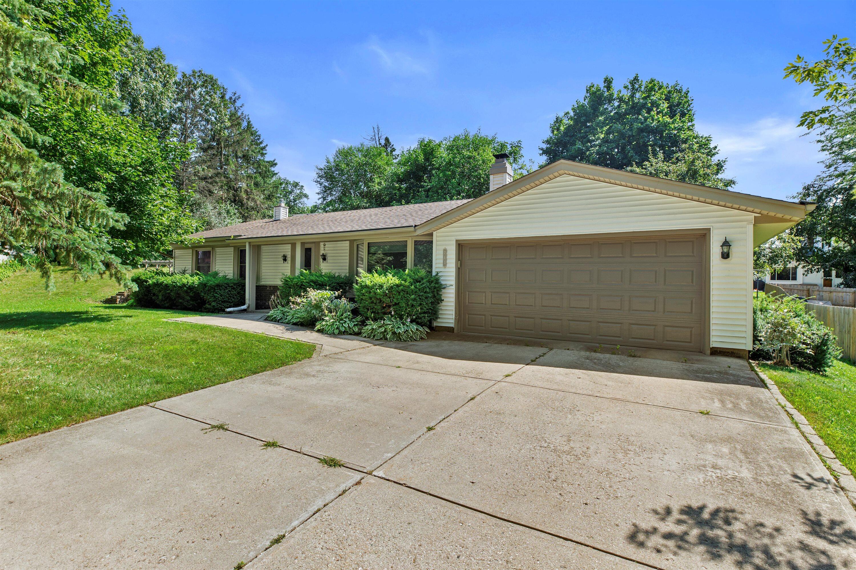 743 Chesham Ct