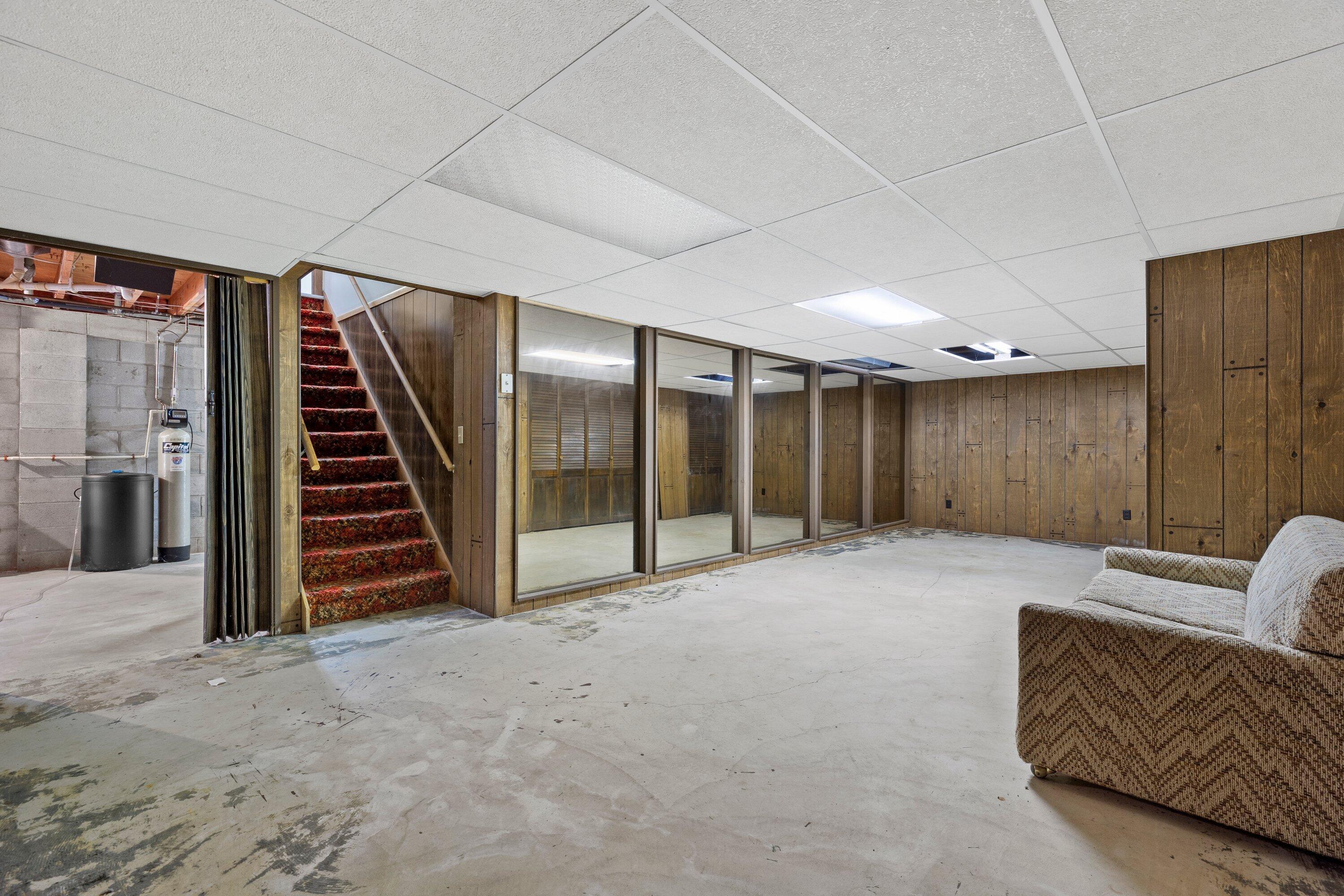 743 Chesham Ct