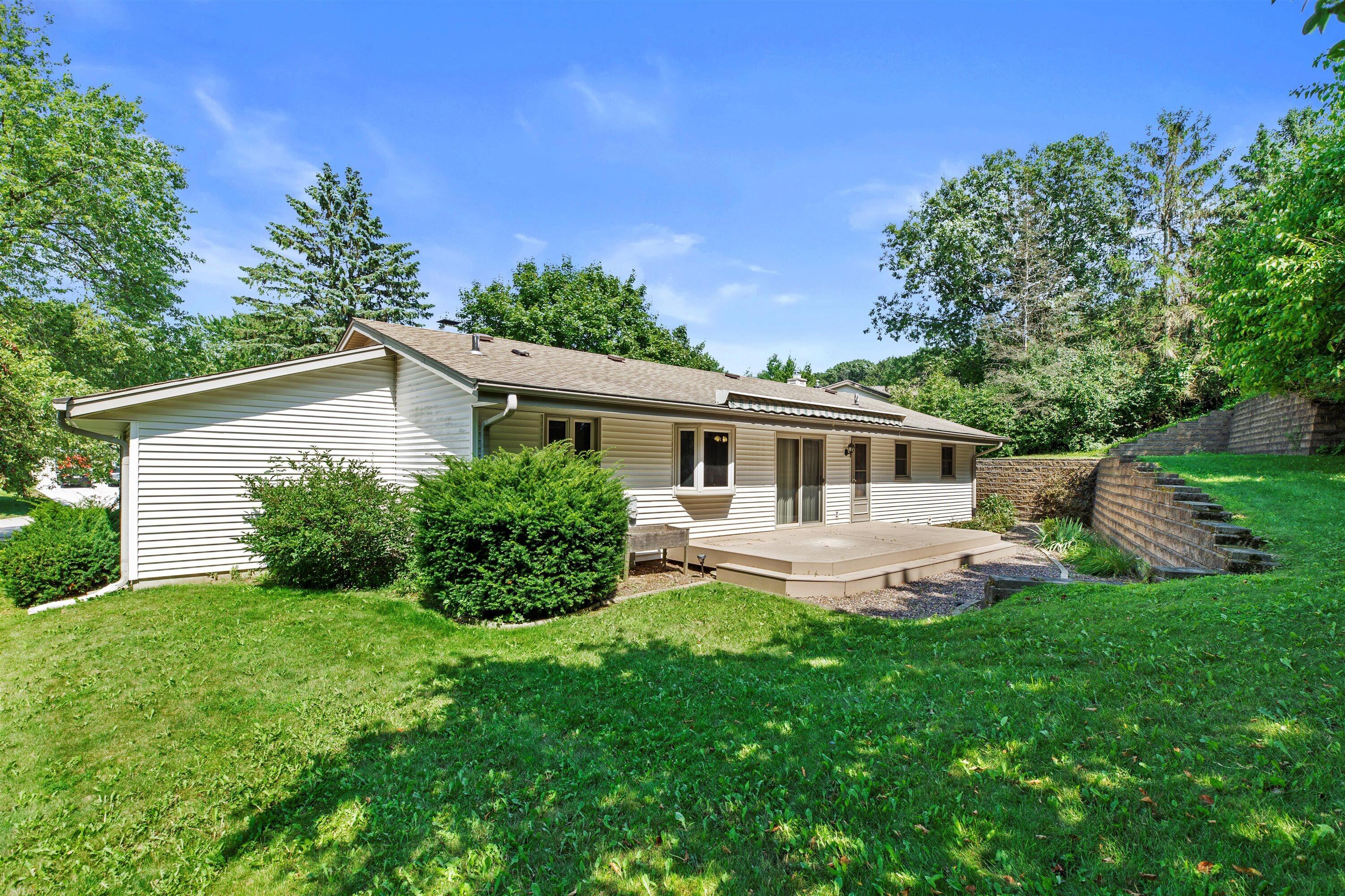 743 Chesham Ct