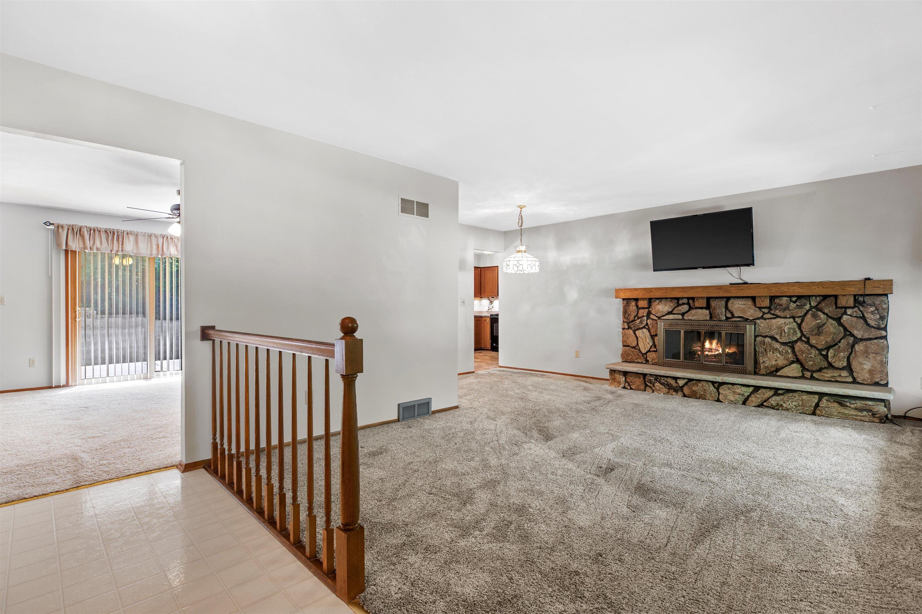 743 Chesham Ct