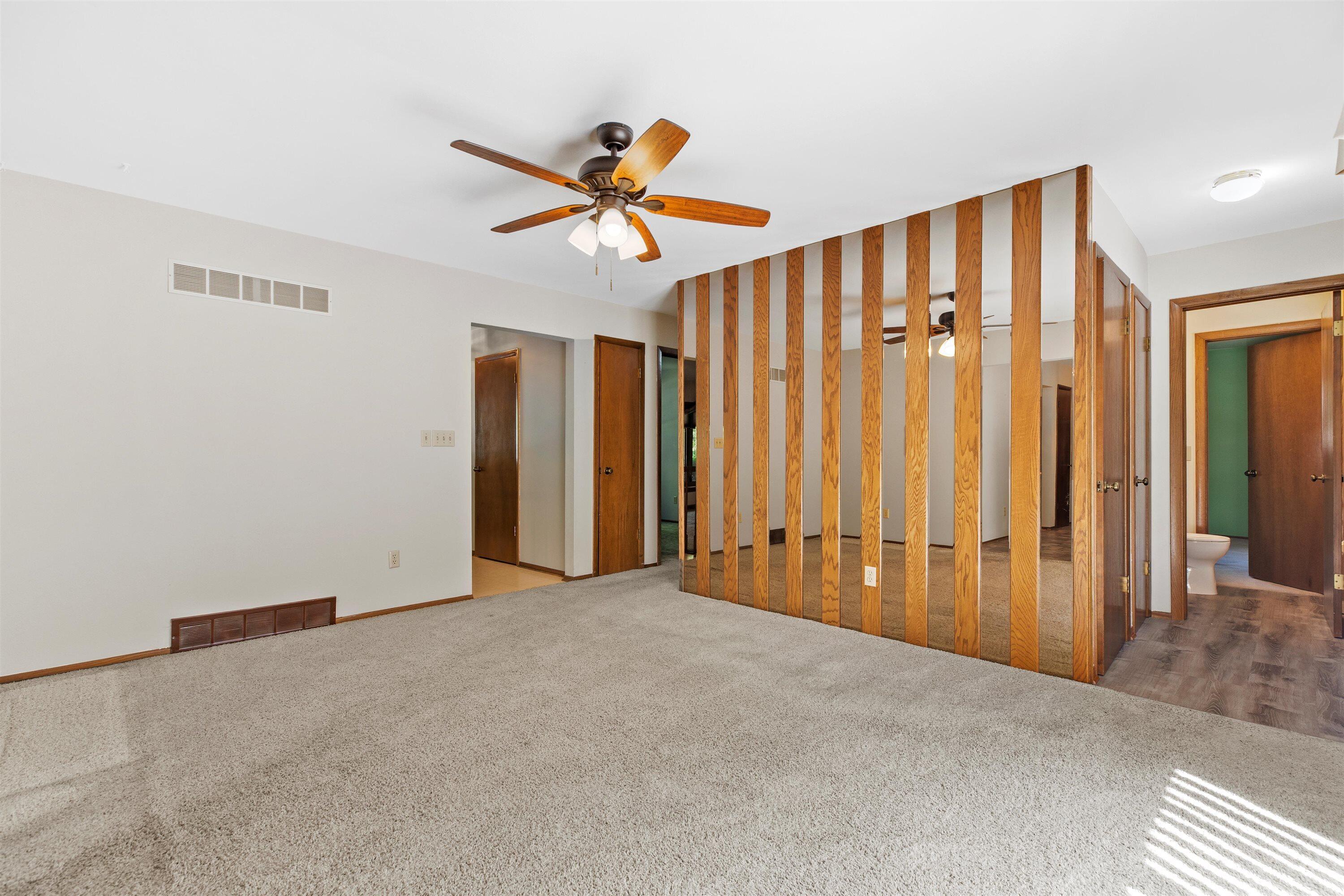 743 Chesham Ct