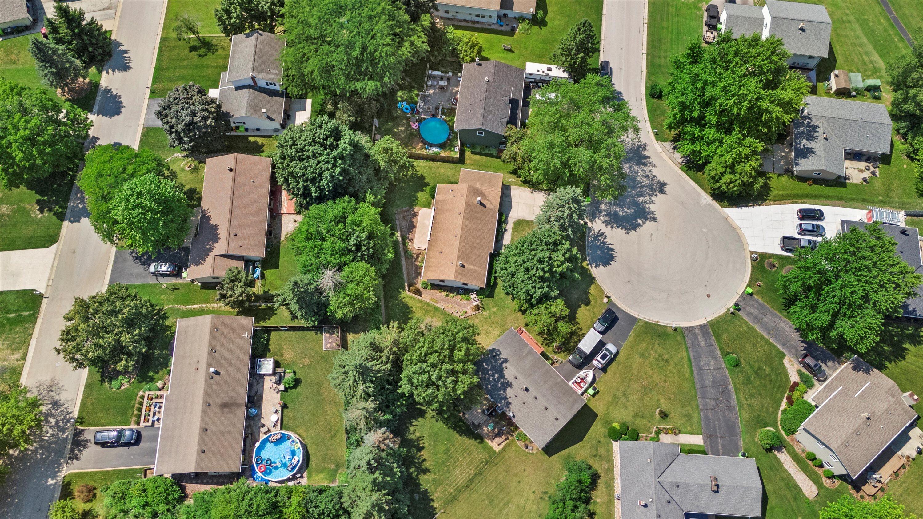 743 Chesham Ct