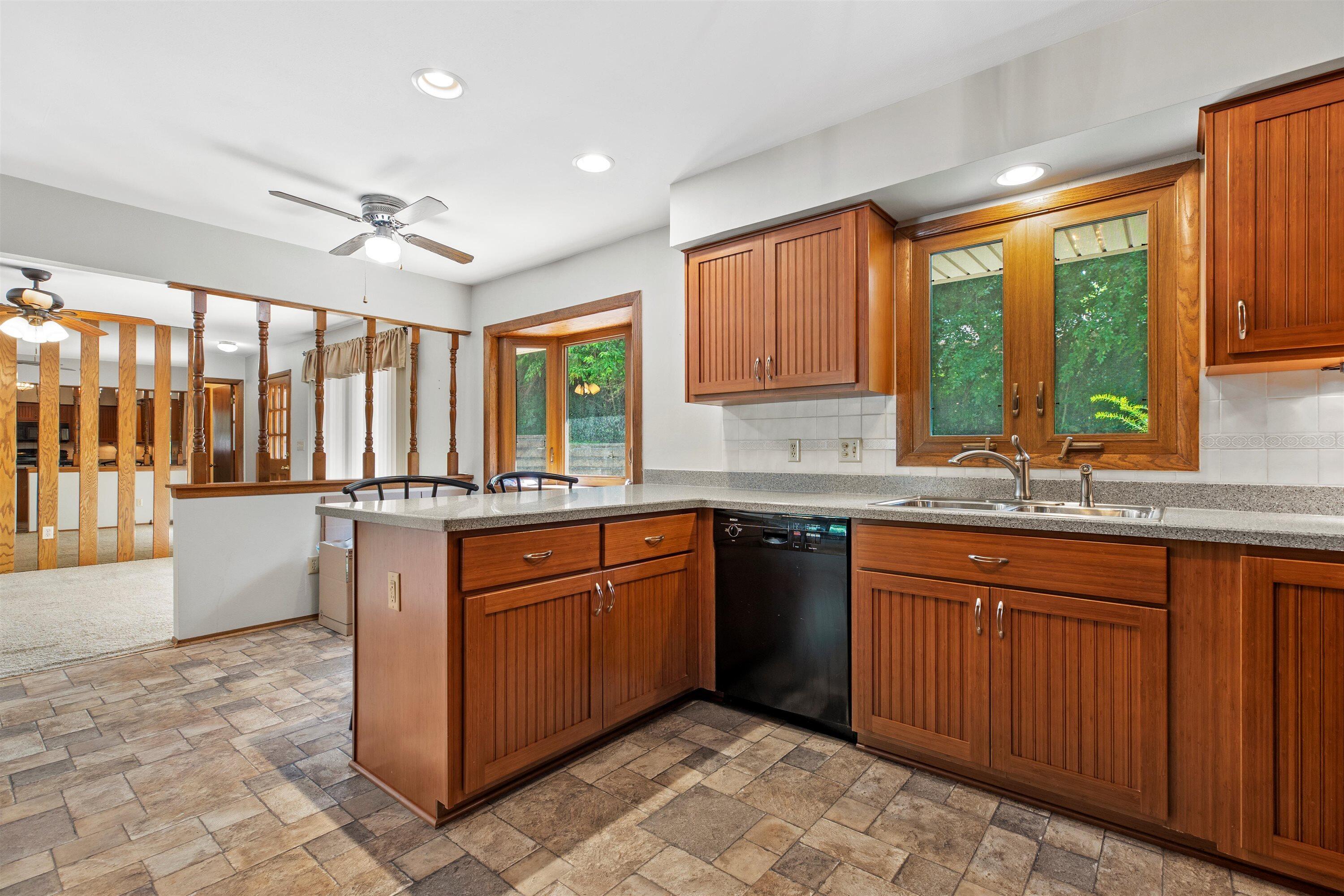 743 Chesham Ct