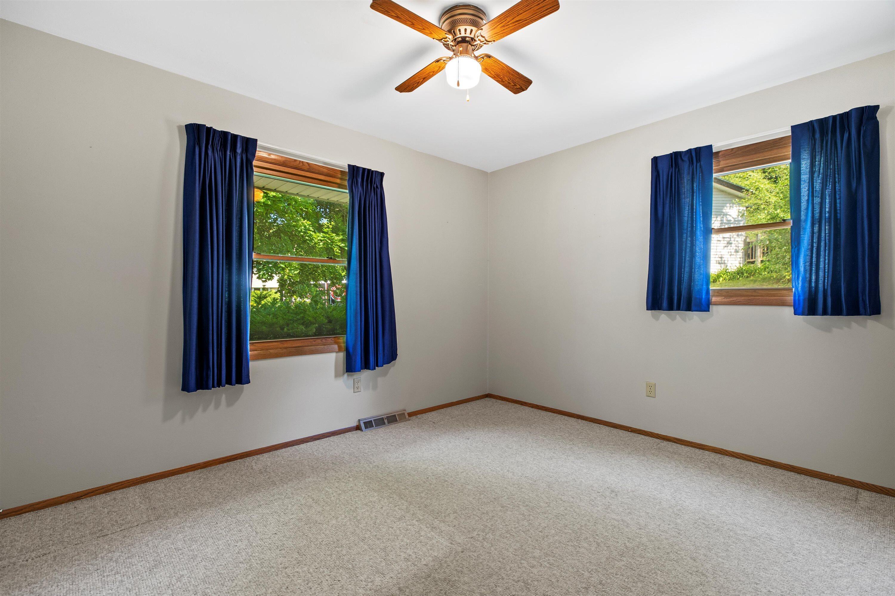 743 Chesham Ct
