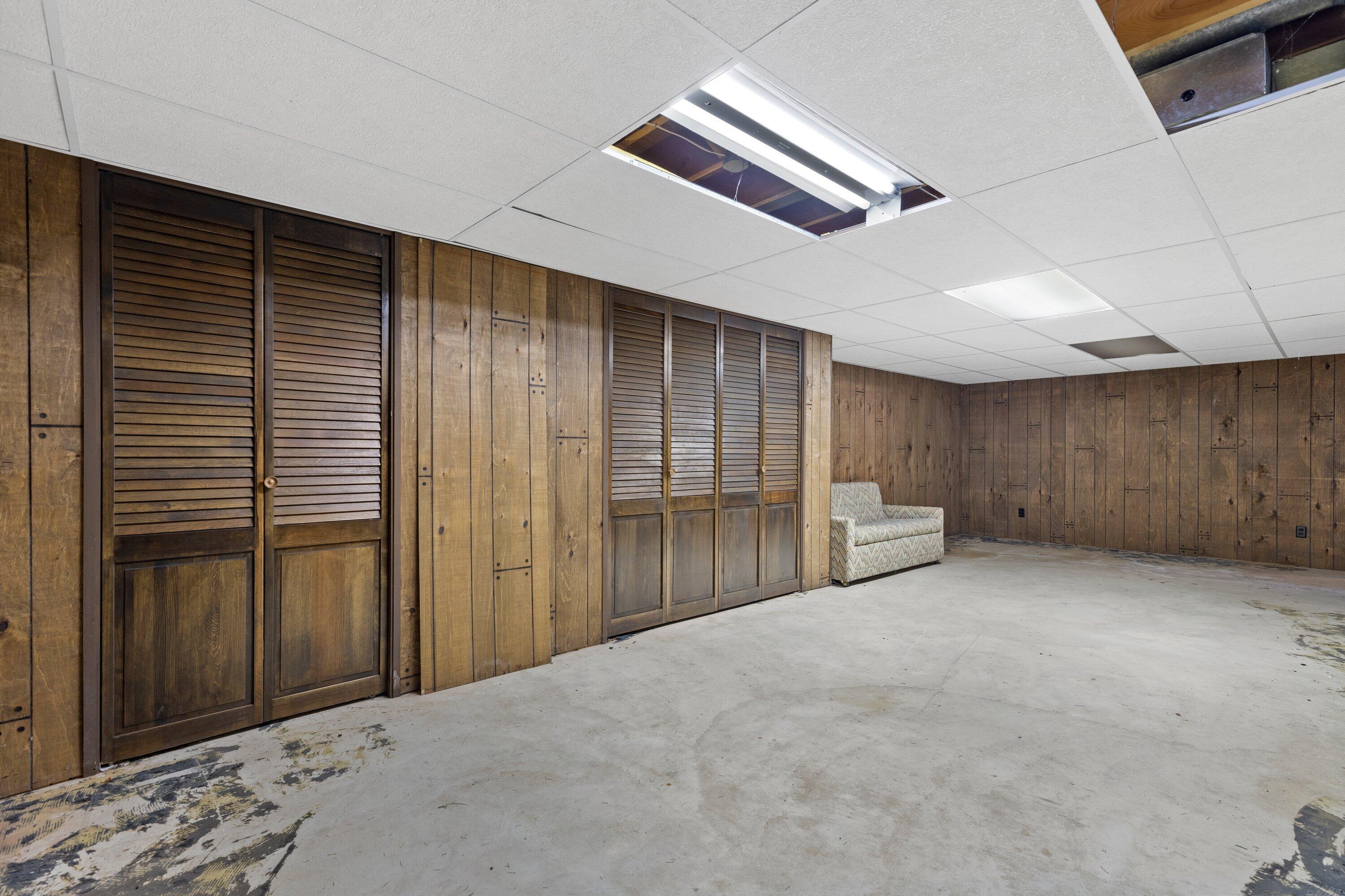 743 Chesham Ct