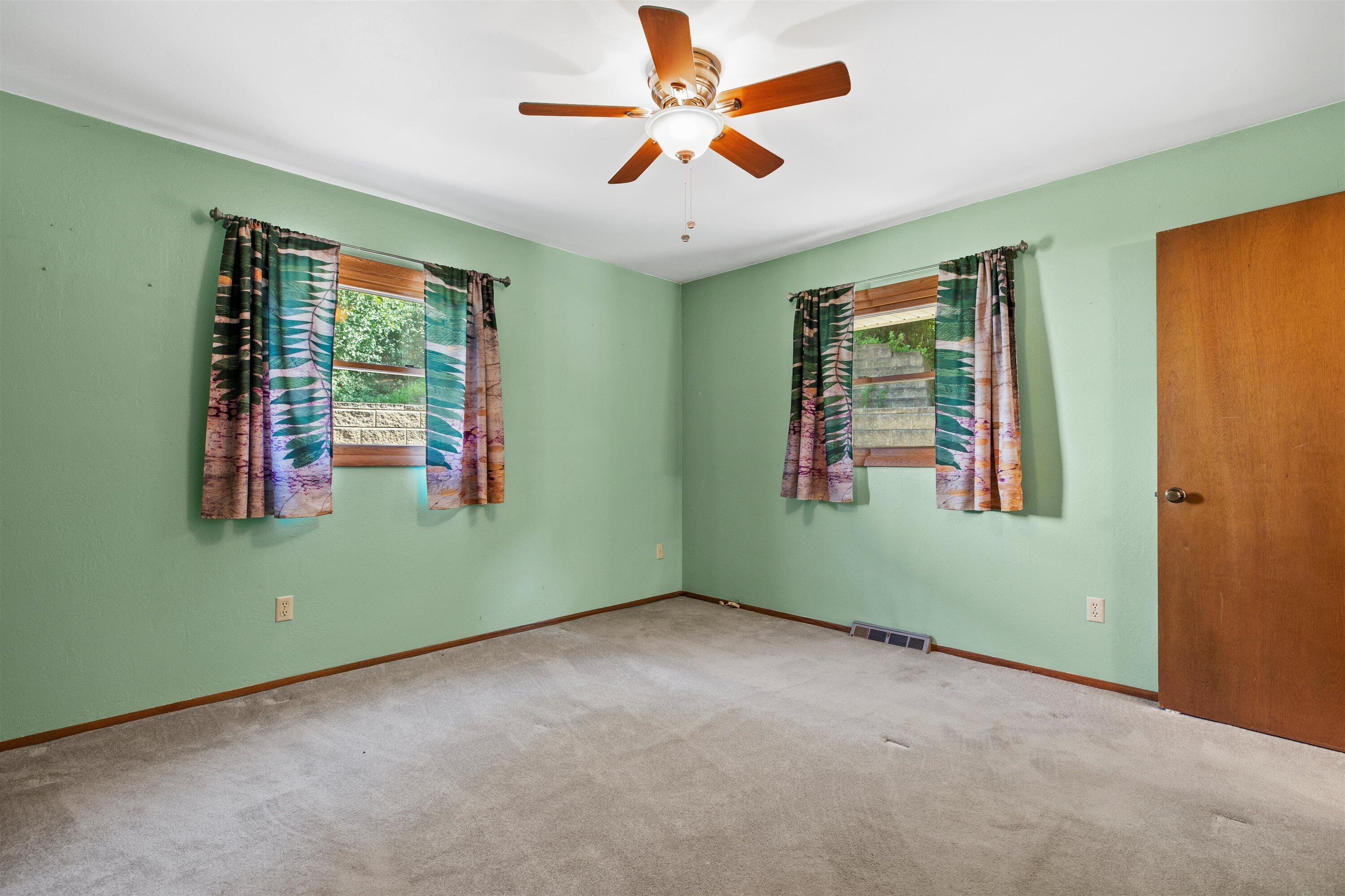 743 Chesham Ct