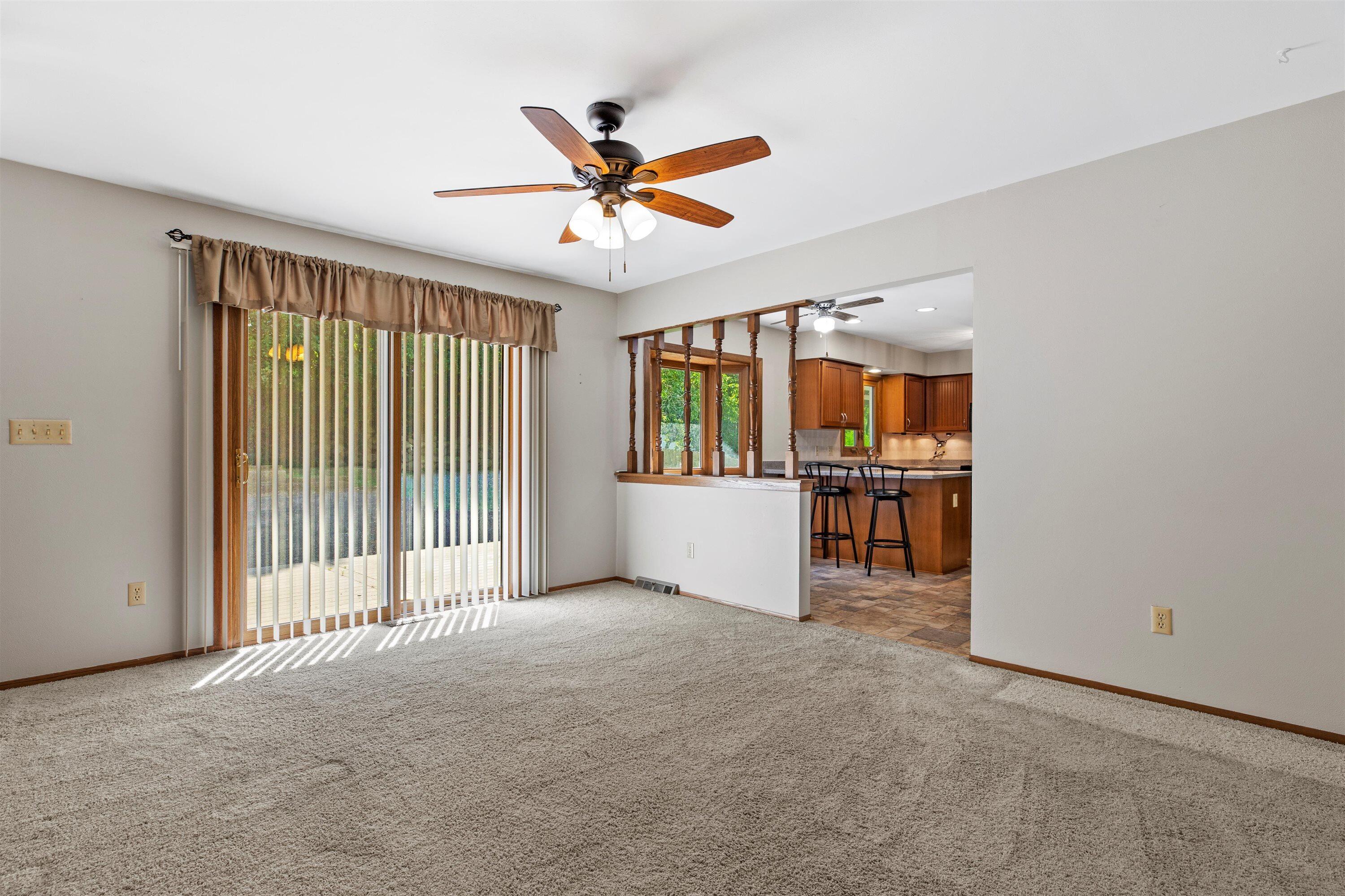 743 Chesham Ct