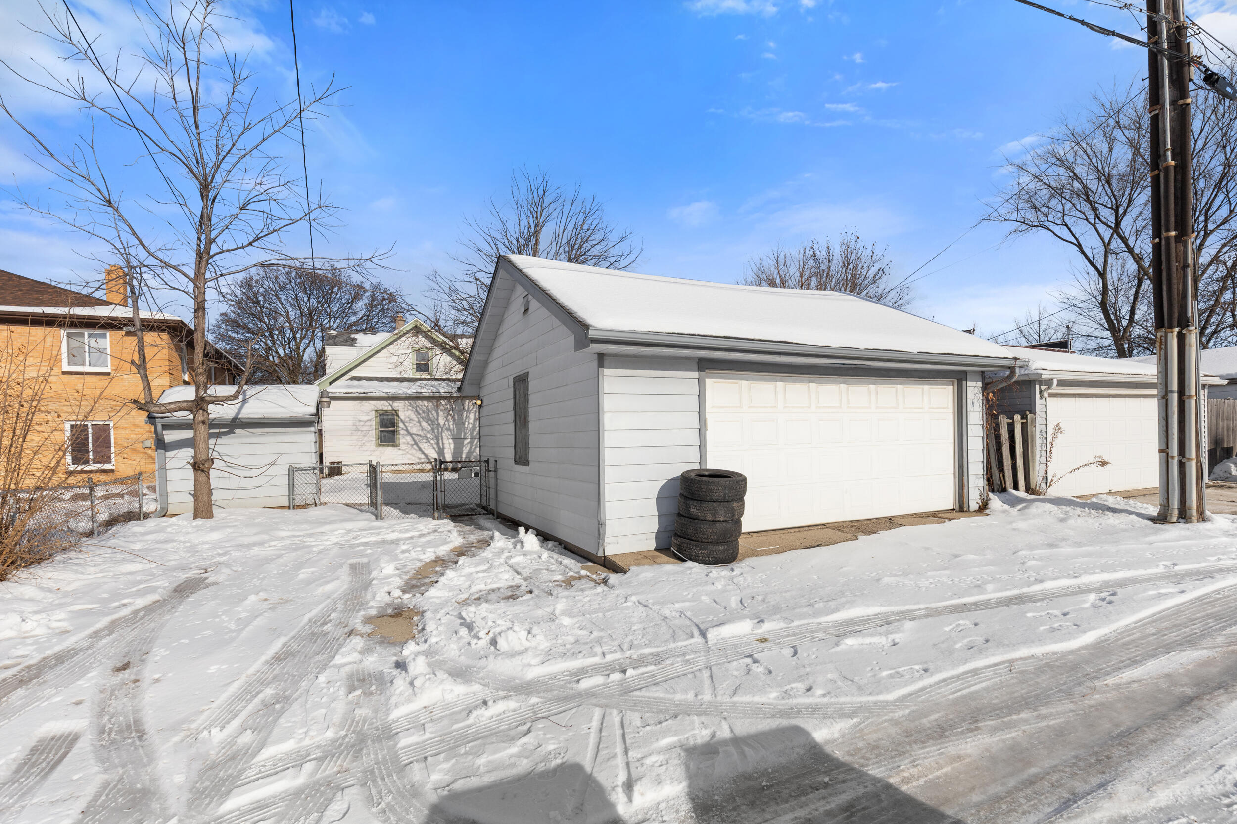 6221 W Fairview Ave