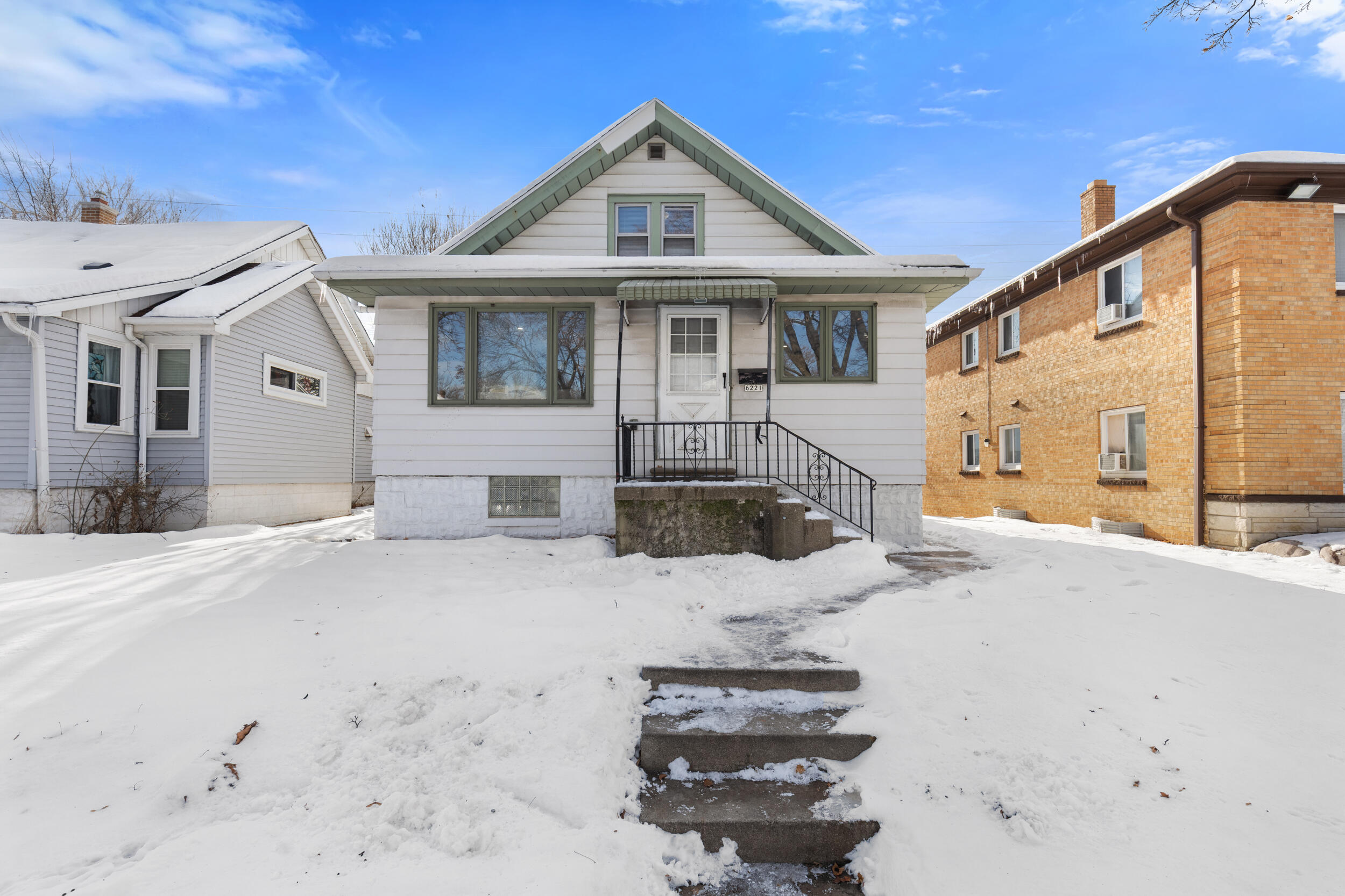 6221 W Fairview Ave