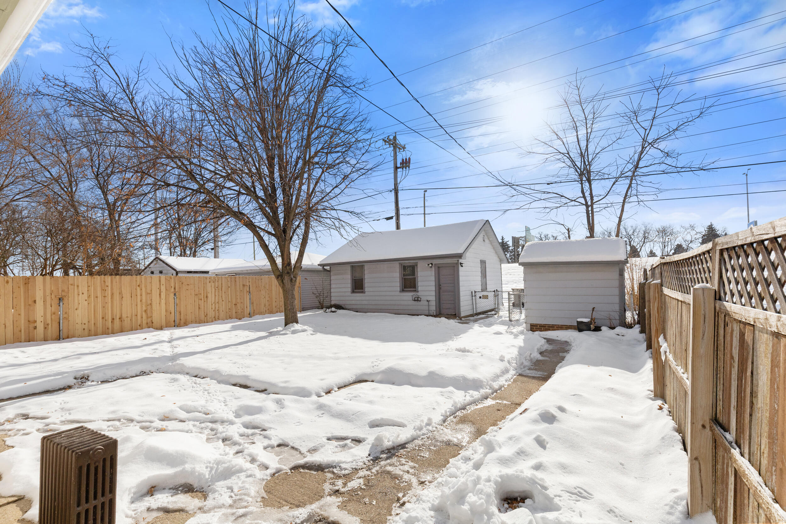 6221 W Fairview Ave