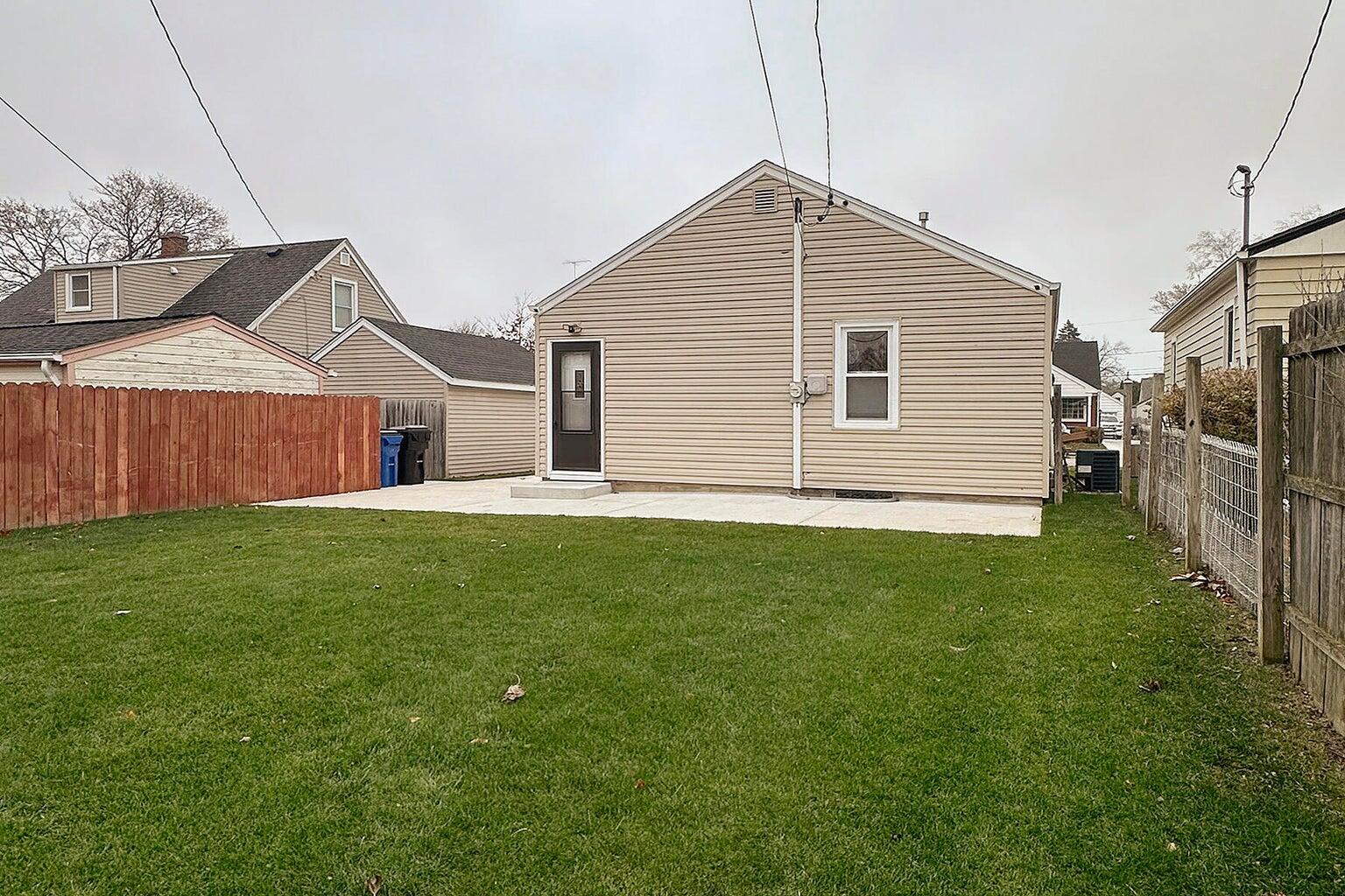 2408 Kearney Ave