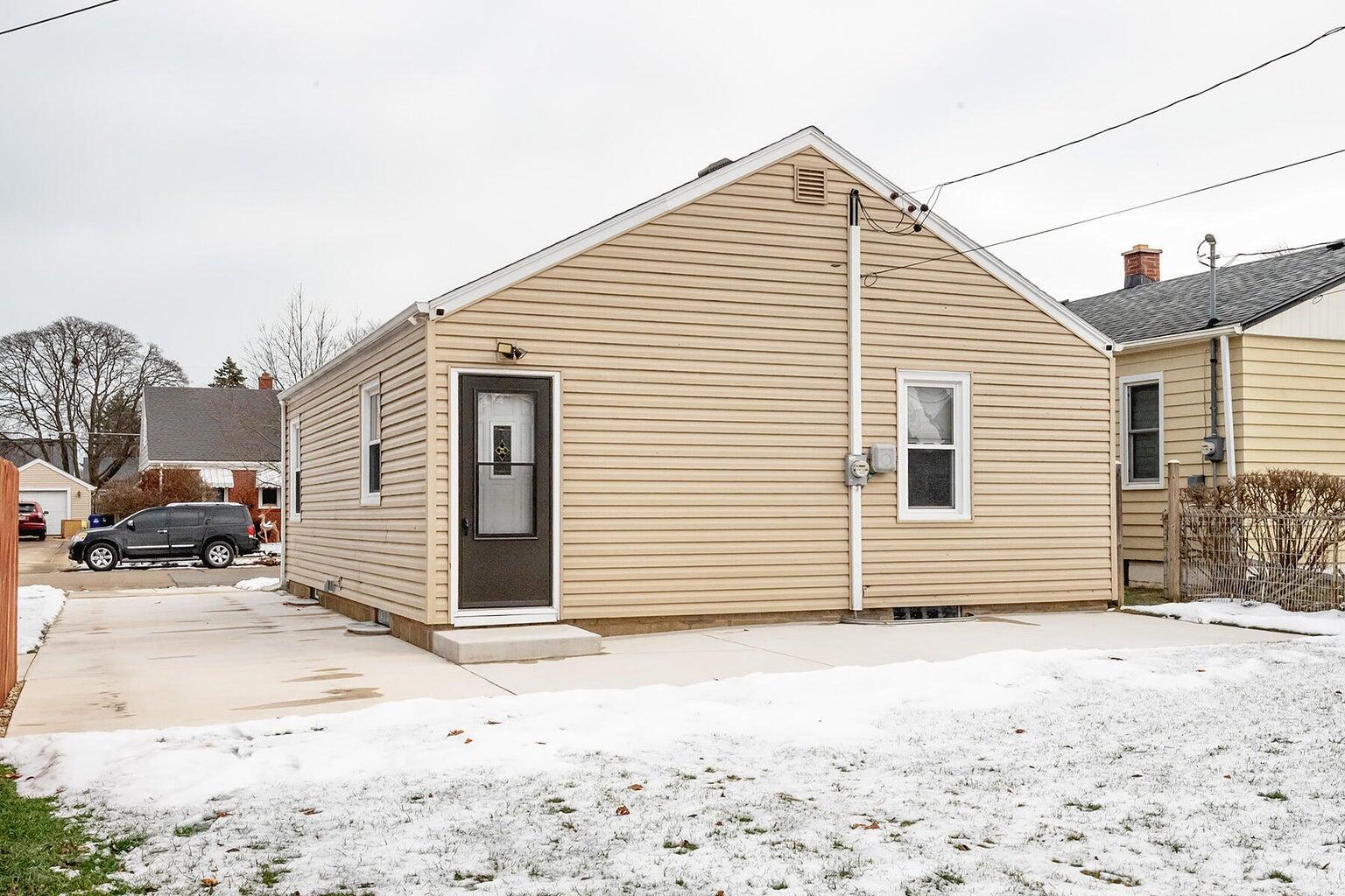 2408 Kearney Ave