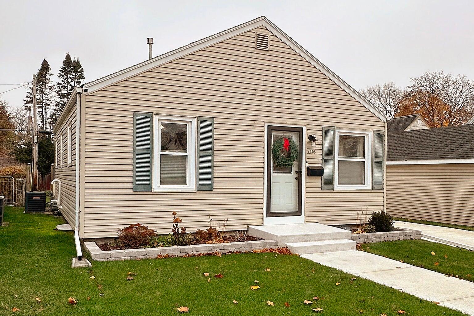 2408 Kearney Ave