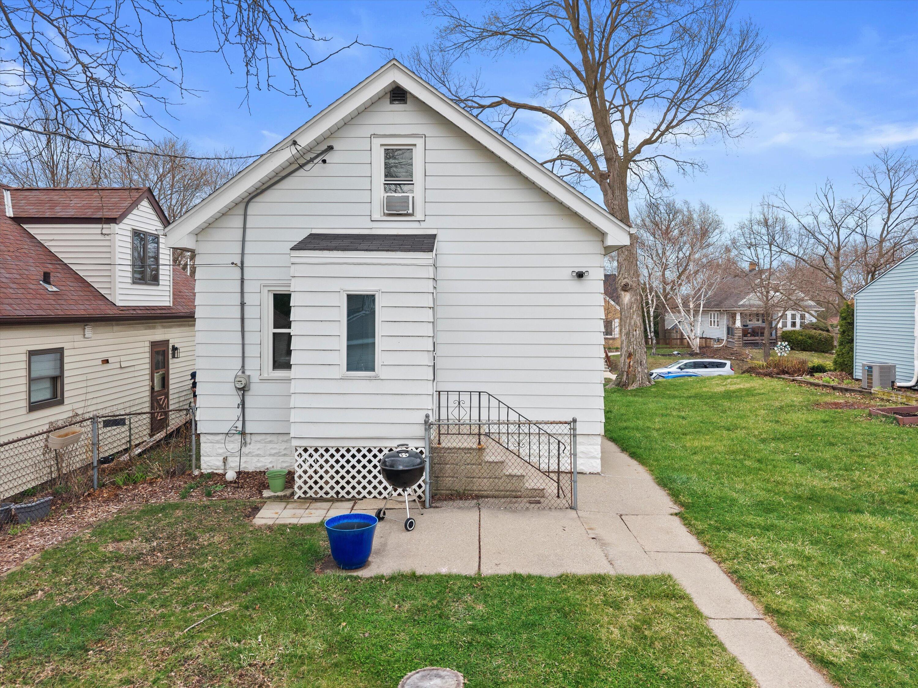 521 S 67th St