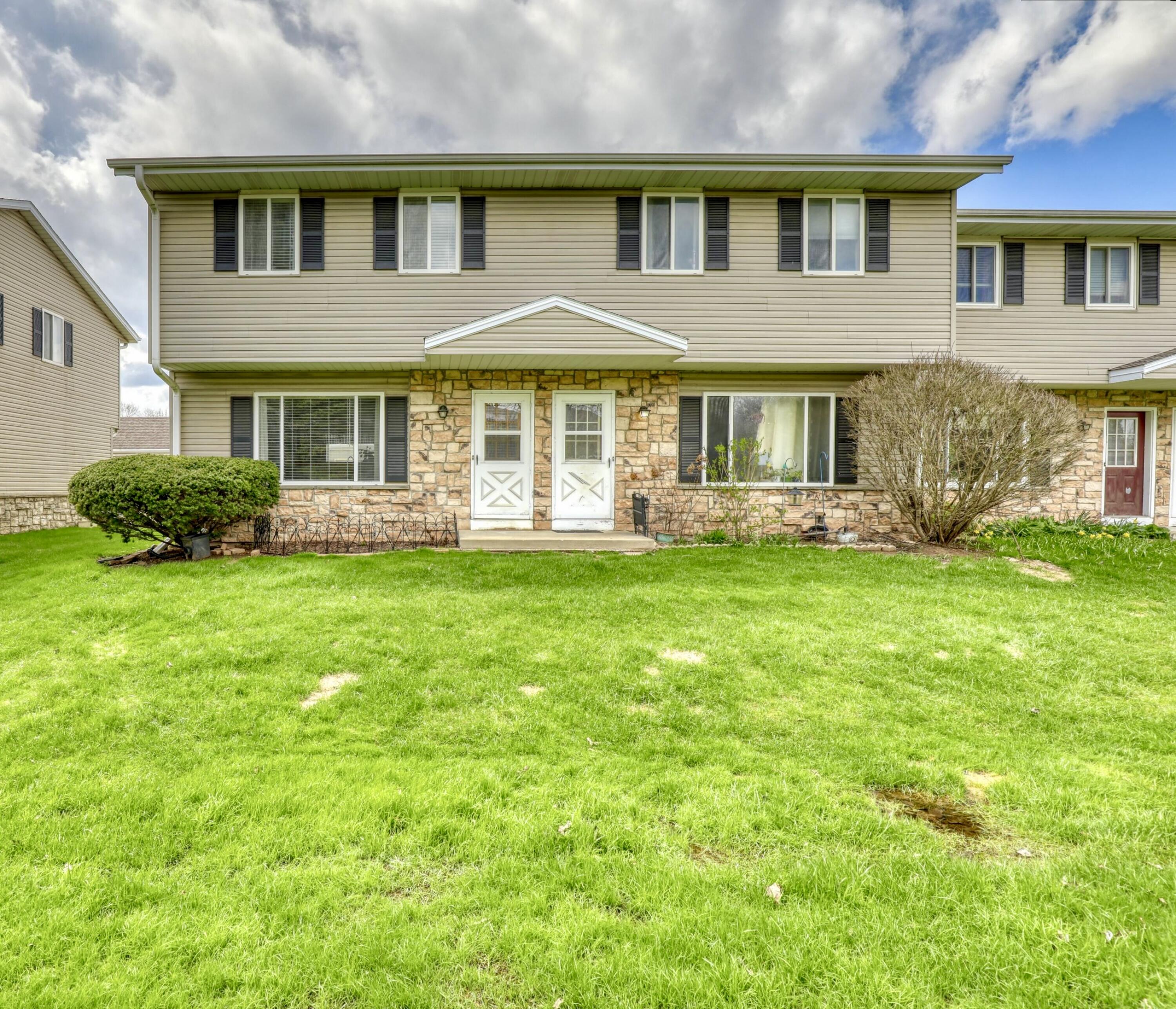 W163N11514 Windsor Ct Unit: A