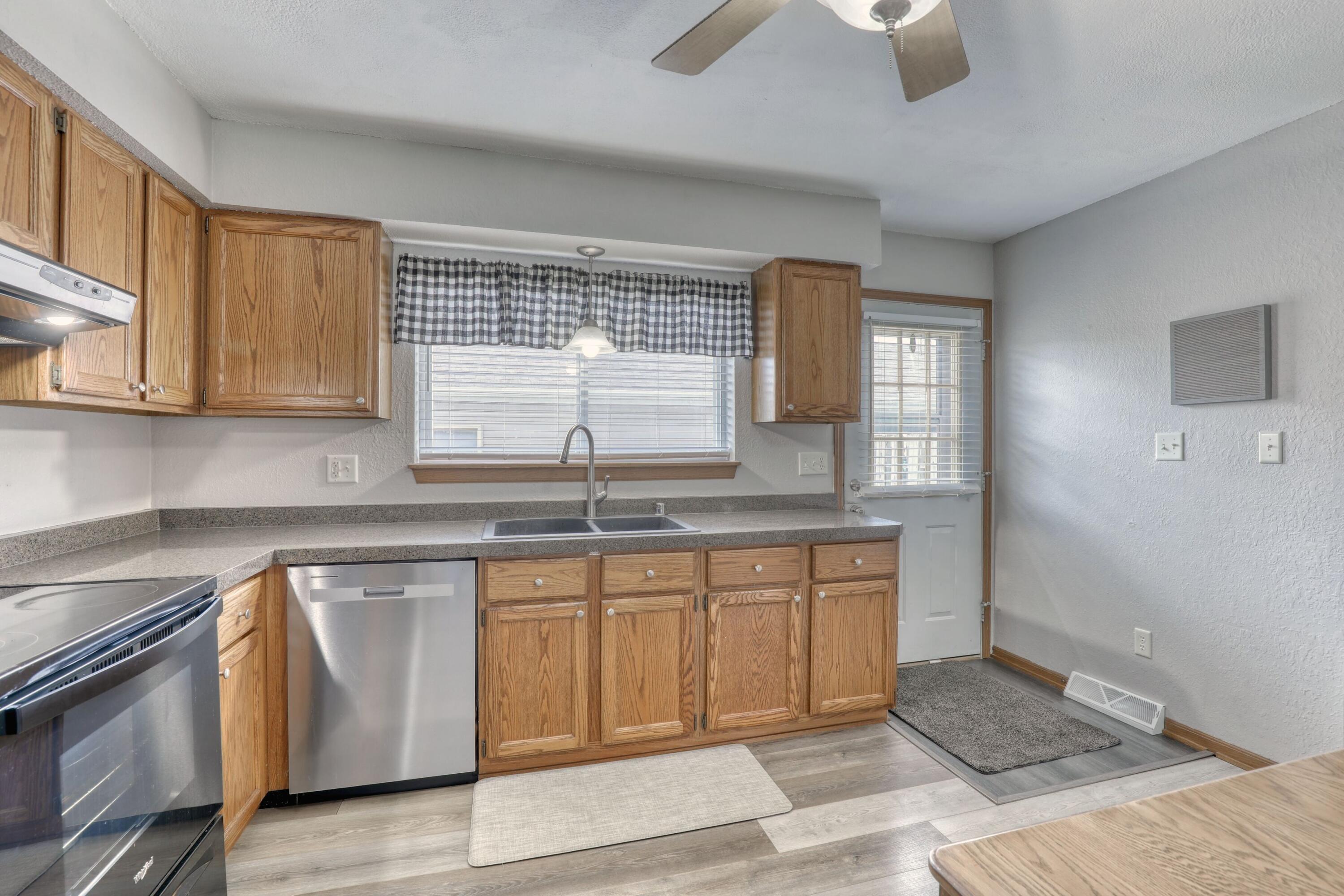 W163N11514 Windsor Ct Unit: A