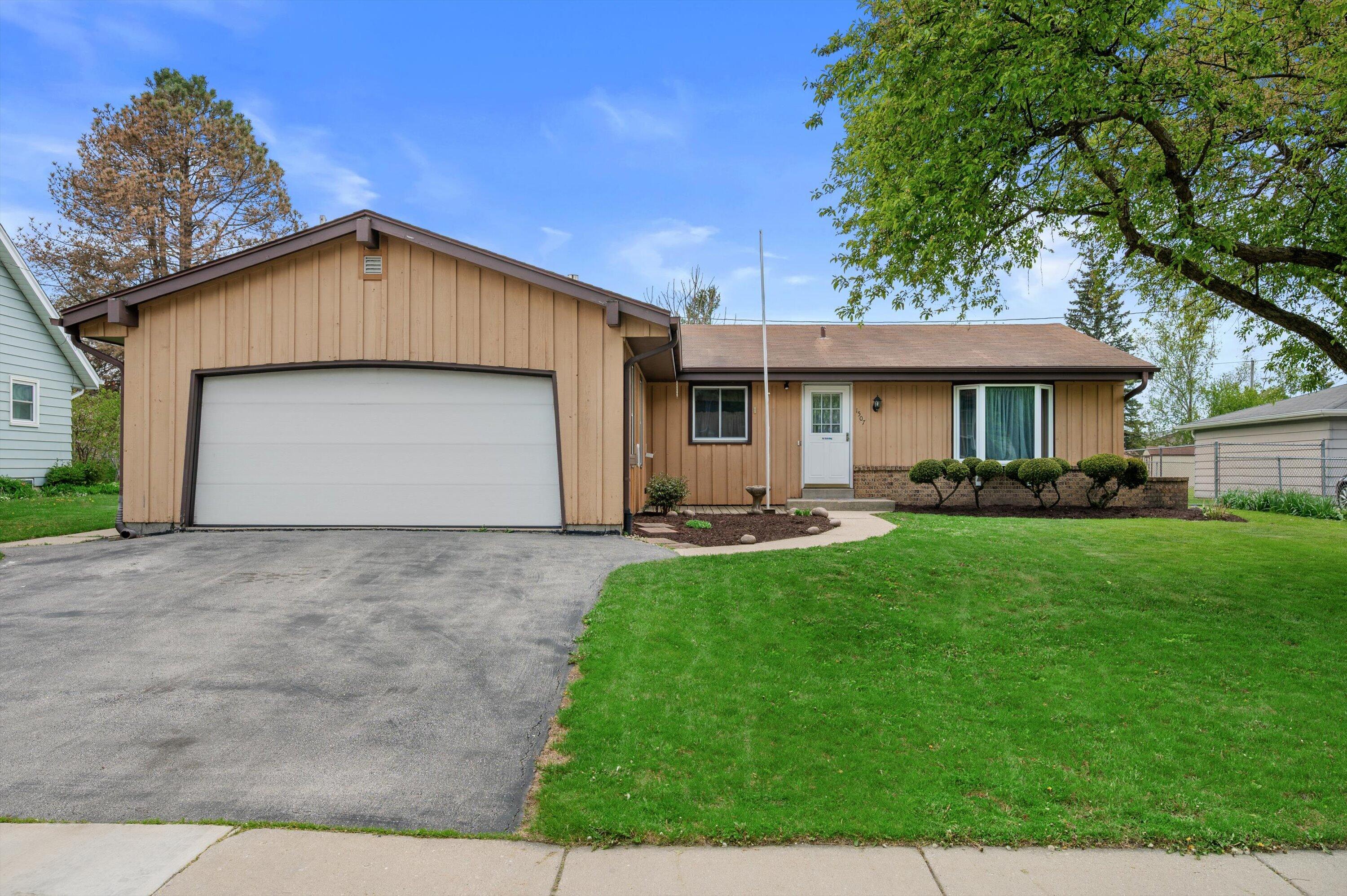 1507 Mohawk Ln