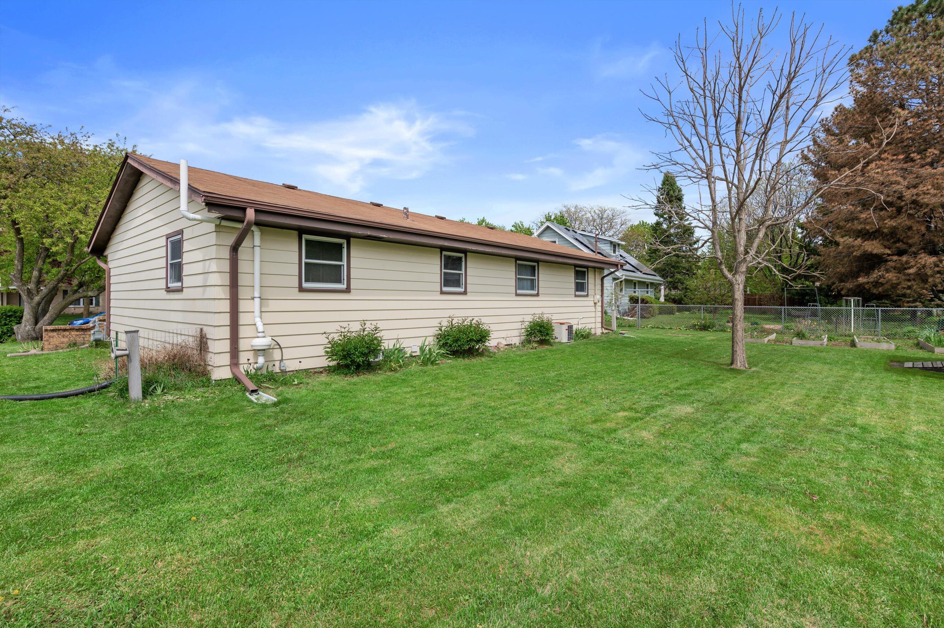 1507 Mohawk Ln