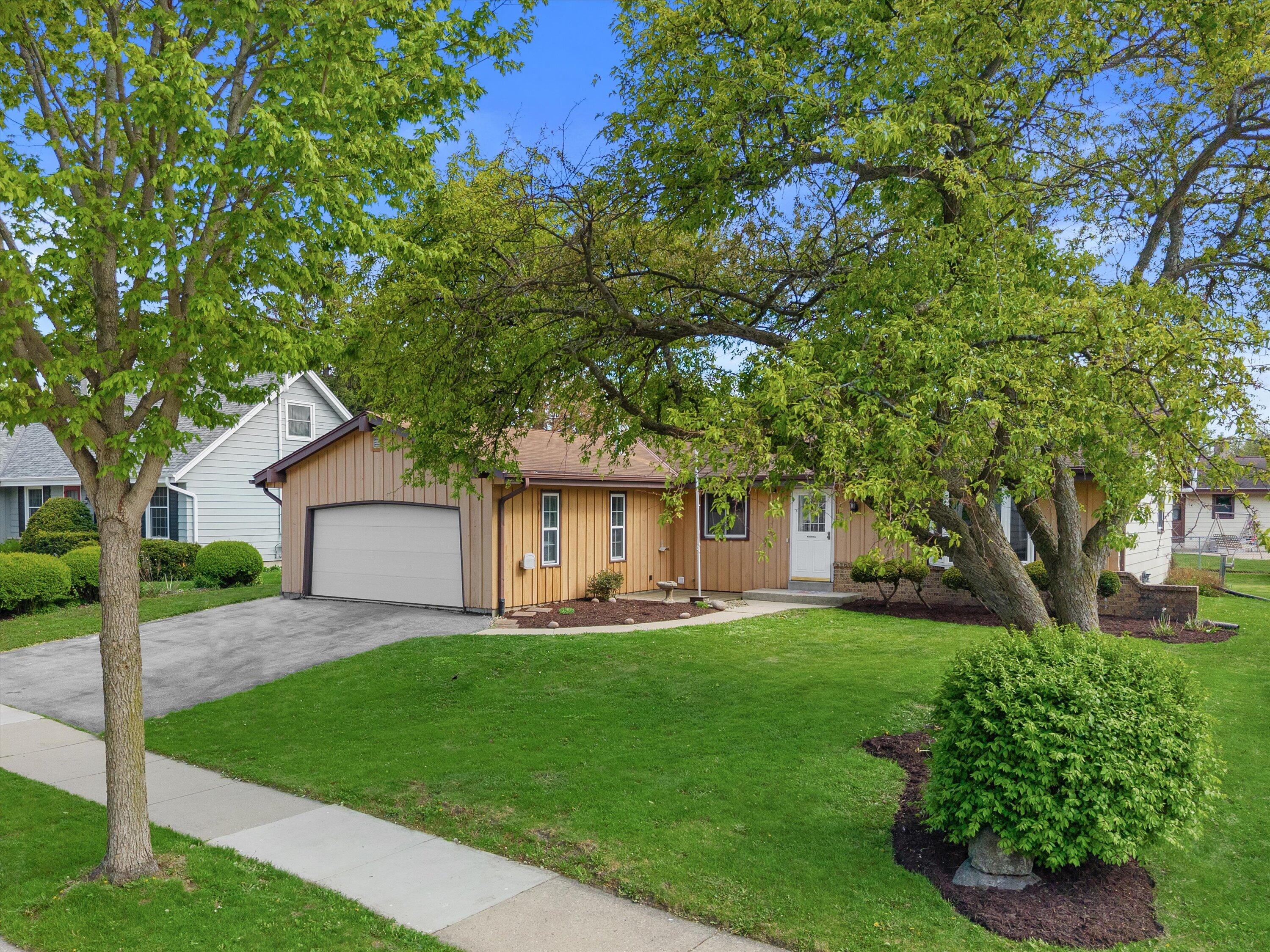 1507 Mohawk Ln