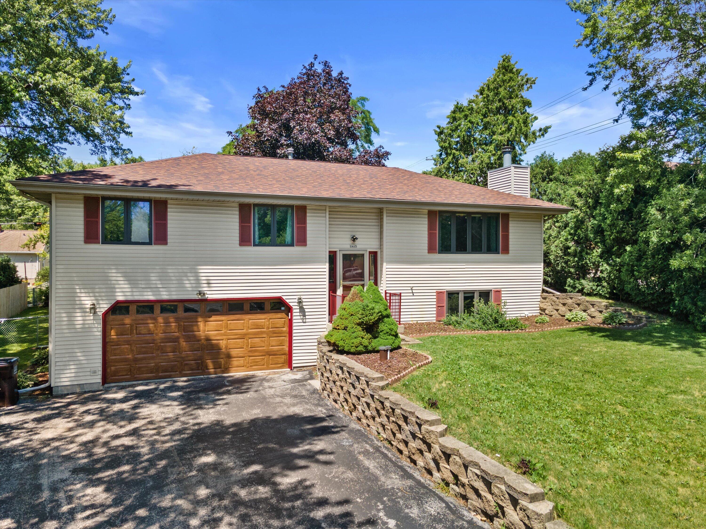 1415 S 167th St