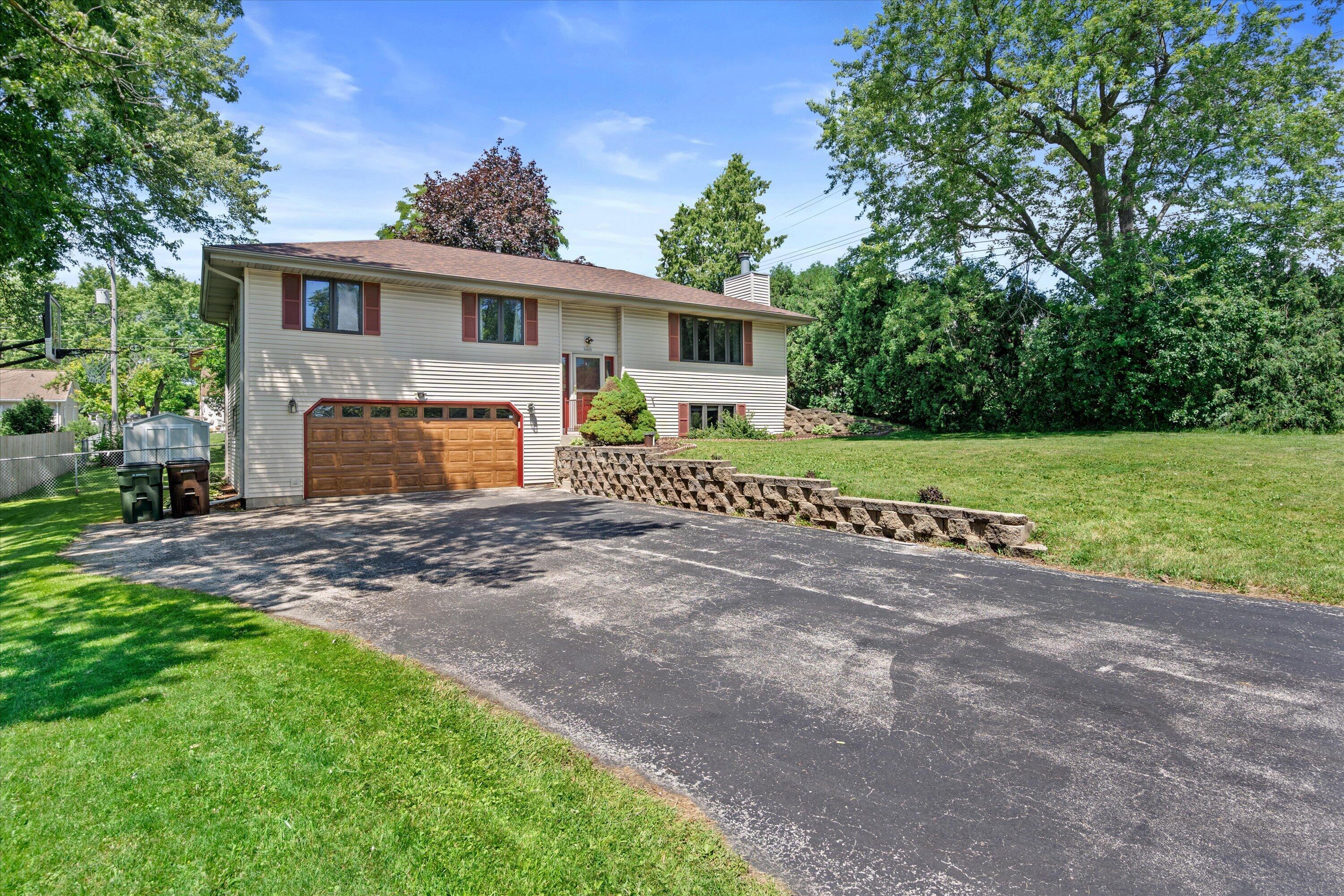 1415 S 167th St