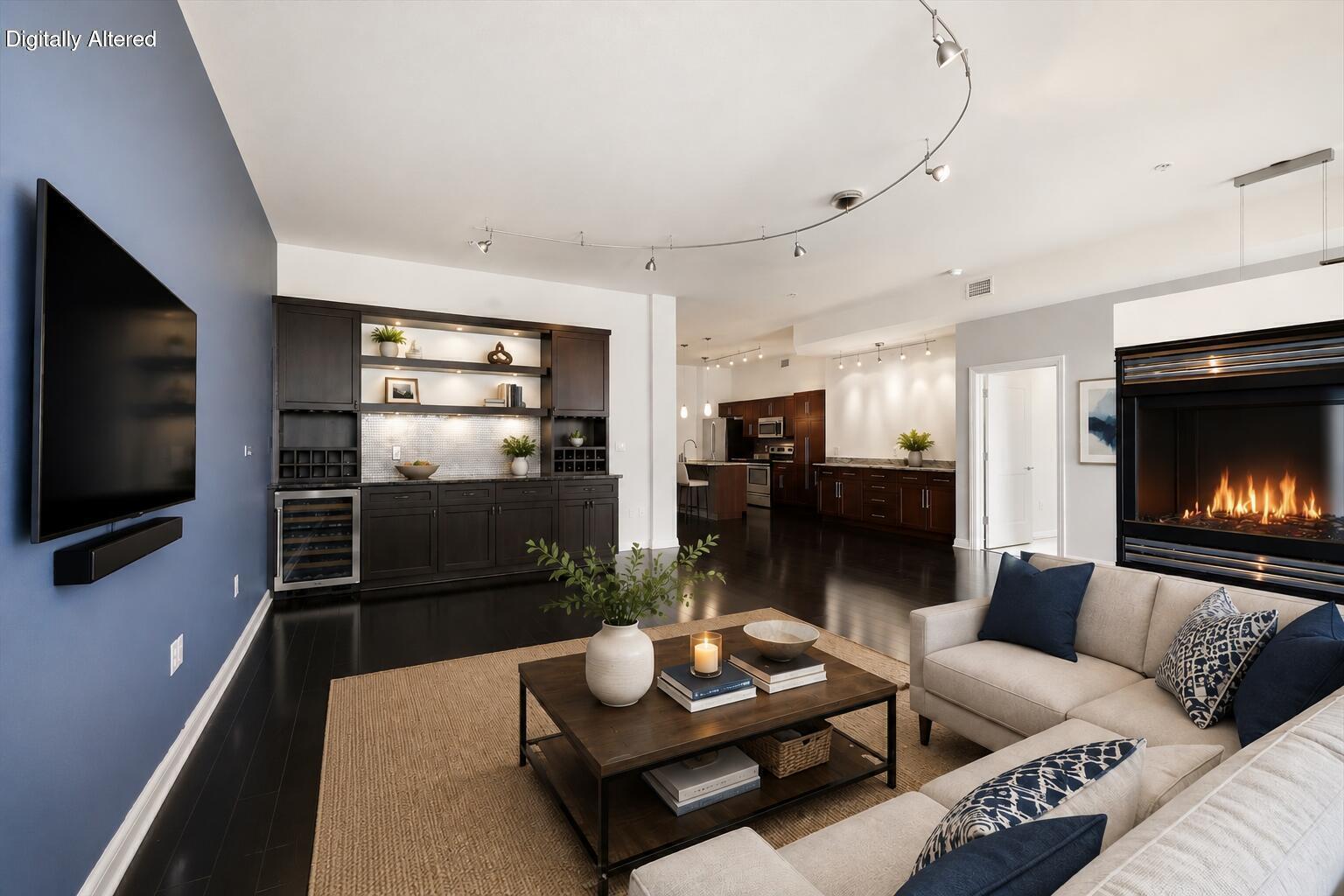 106 W Seeboth St, 920