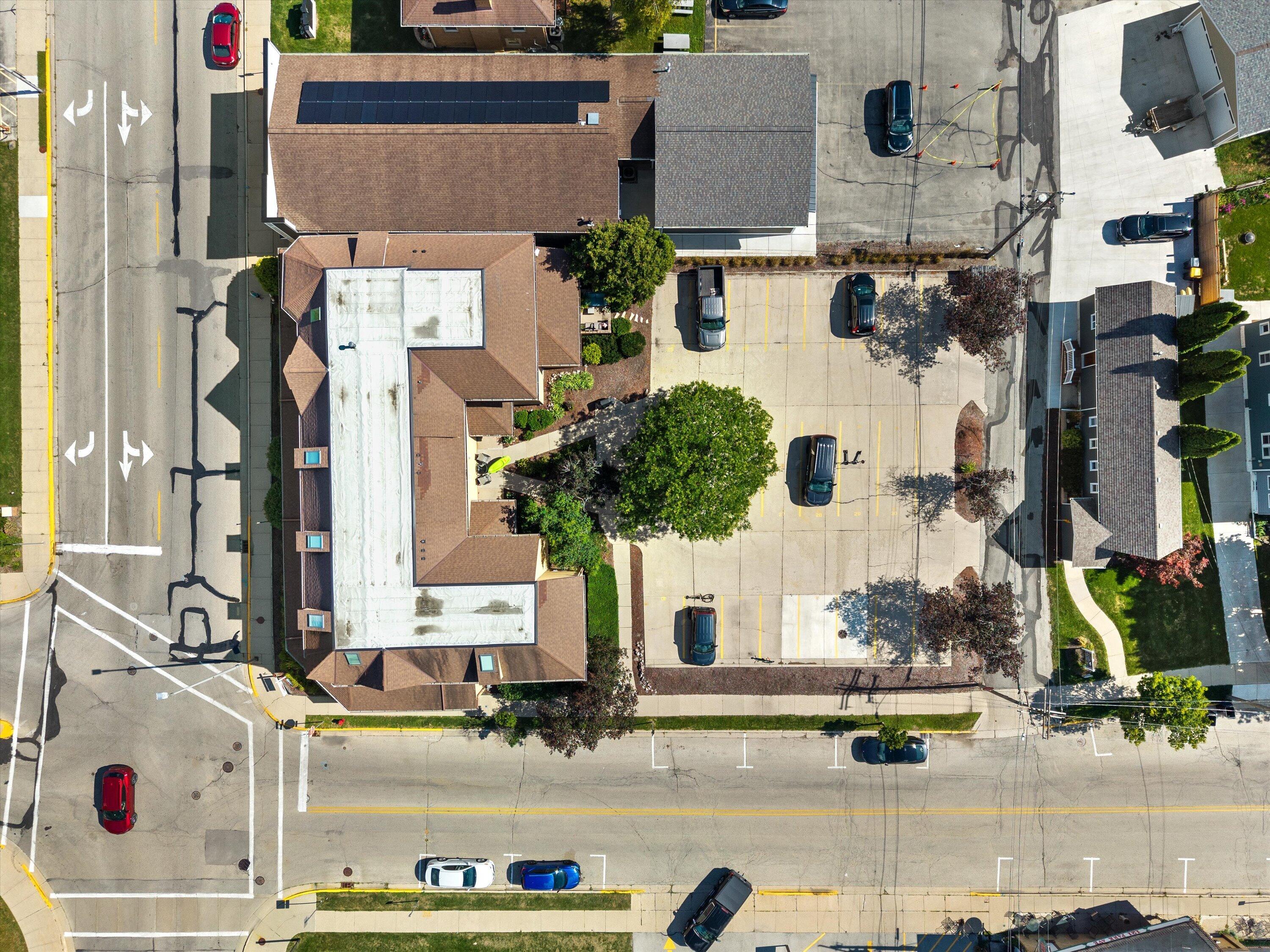 100 Main St, 102