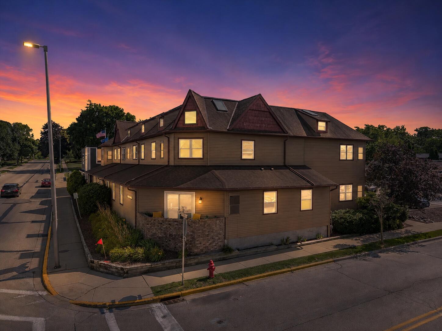 100 Main St, 102