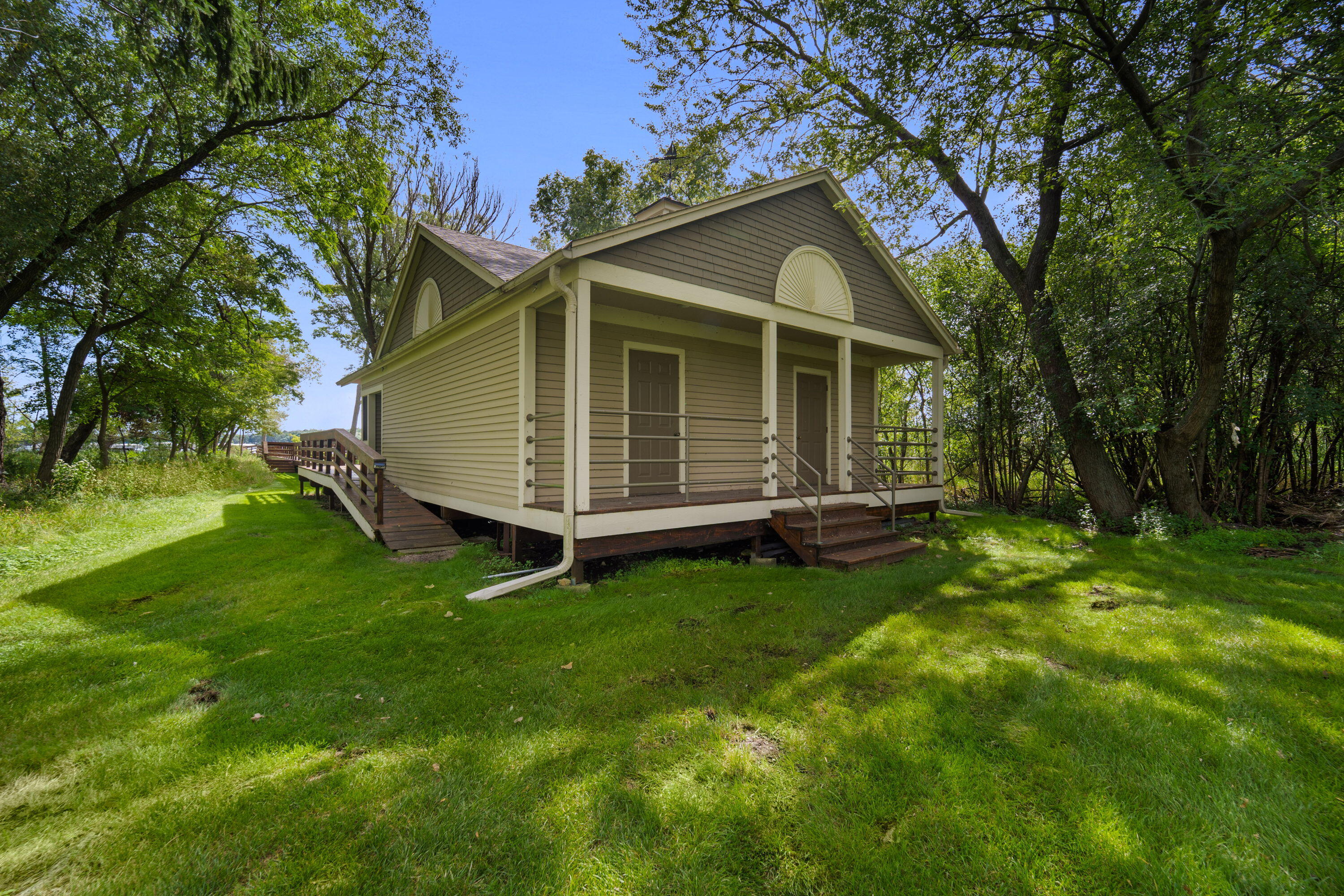 W304N2358 N Westwind Dr, 5C