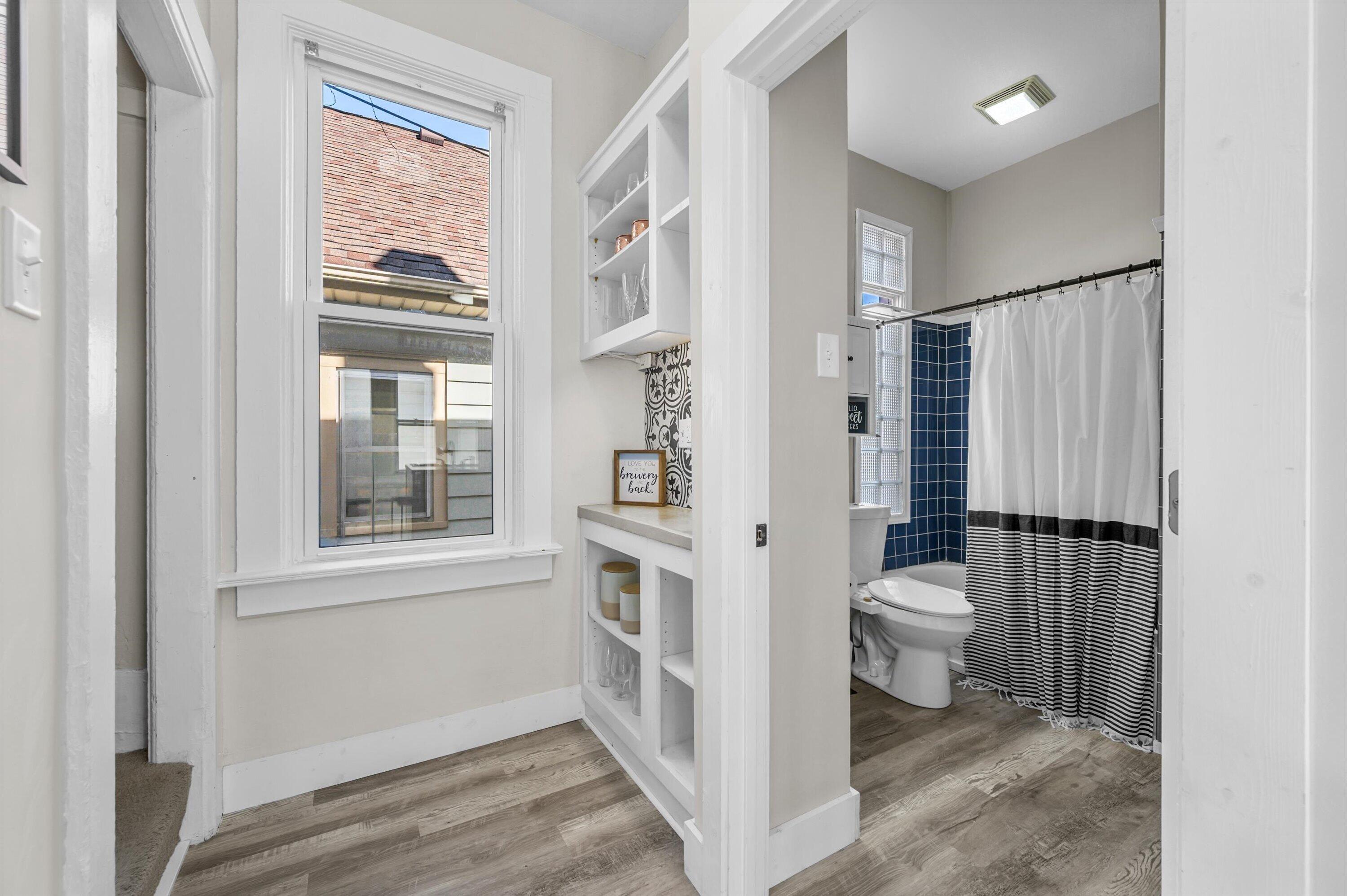 2572 S Howell Ave