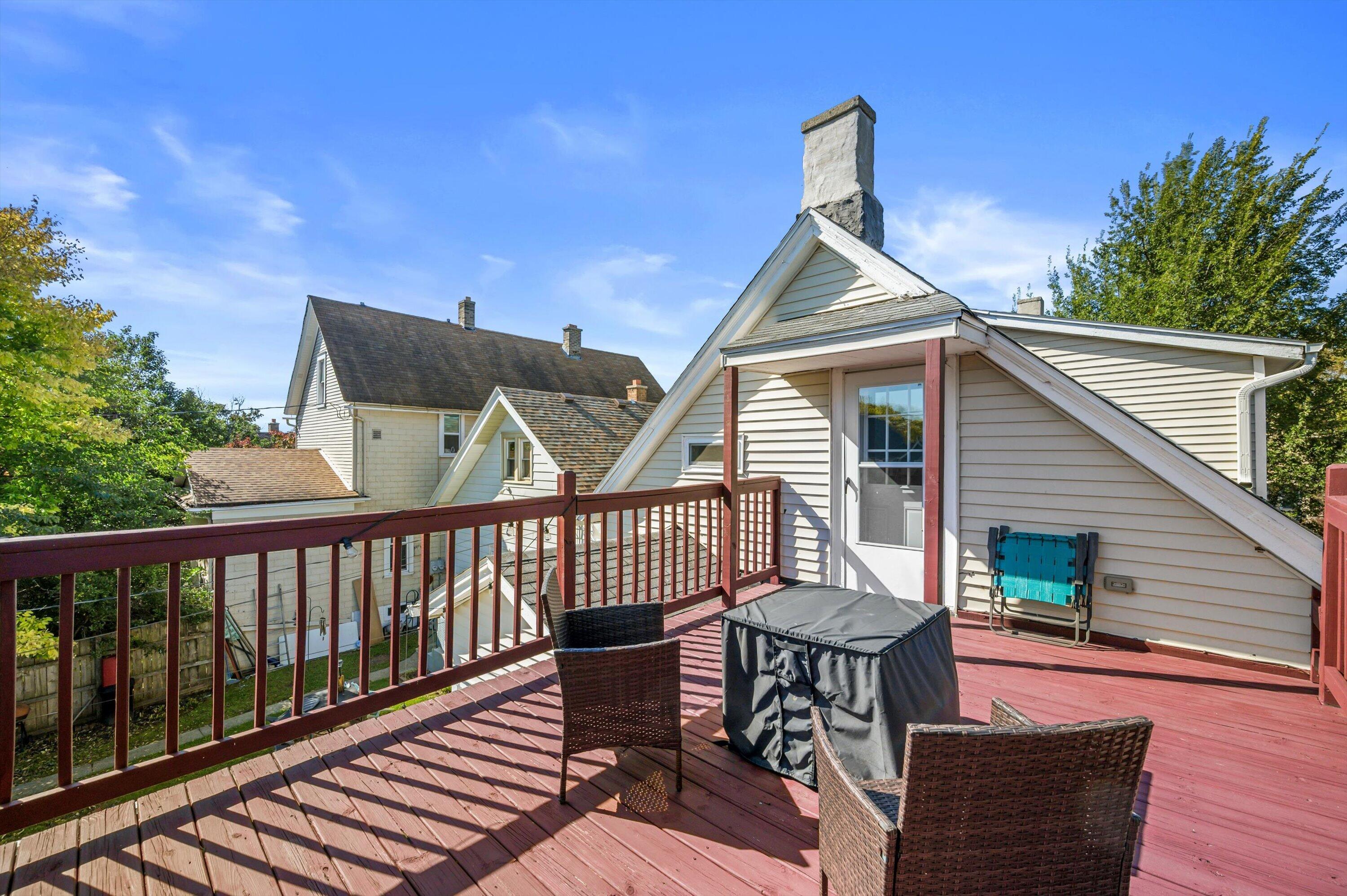 2572 S Howell Ave