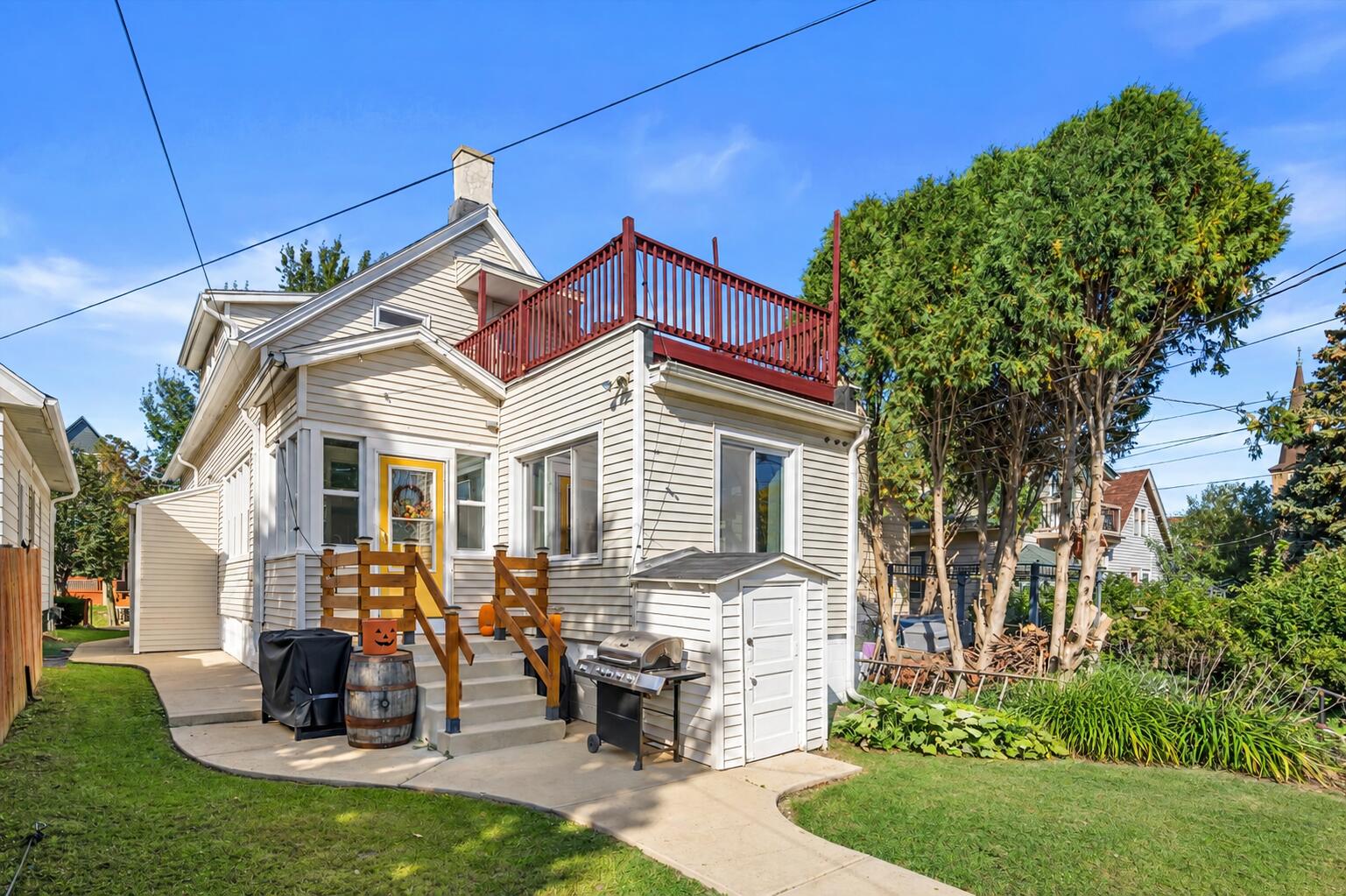2572 S Howell Ave
