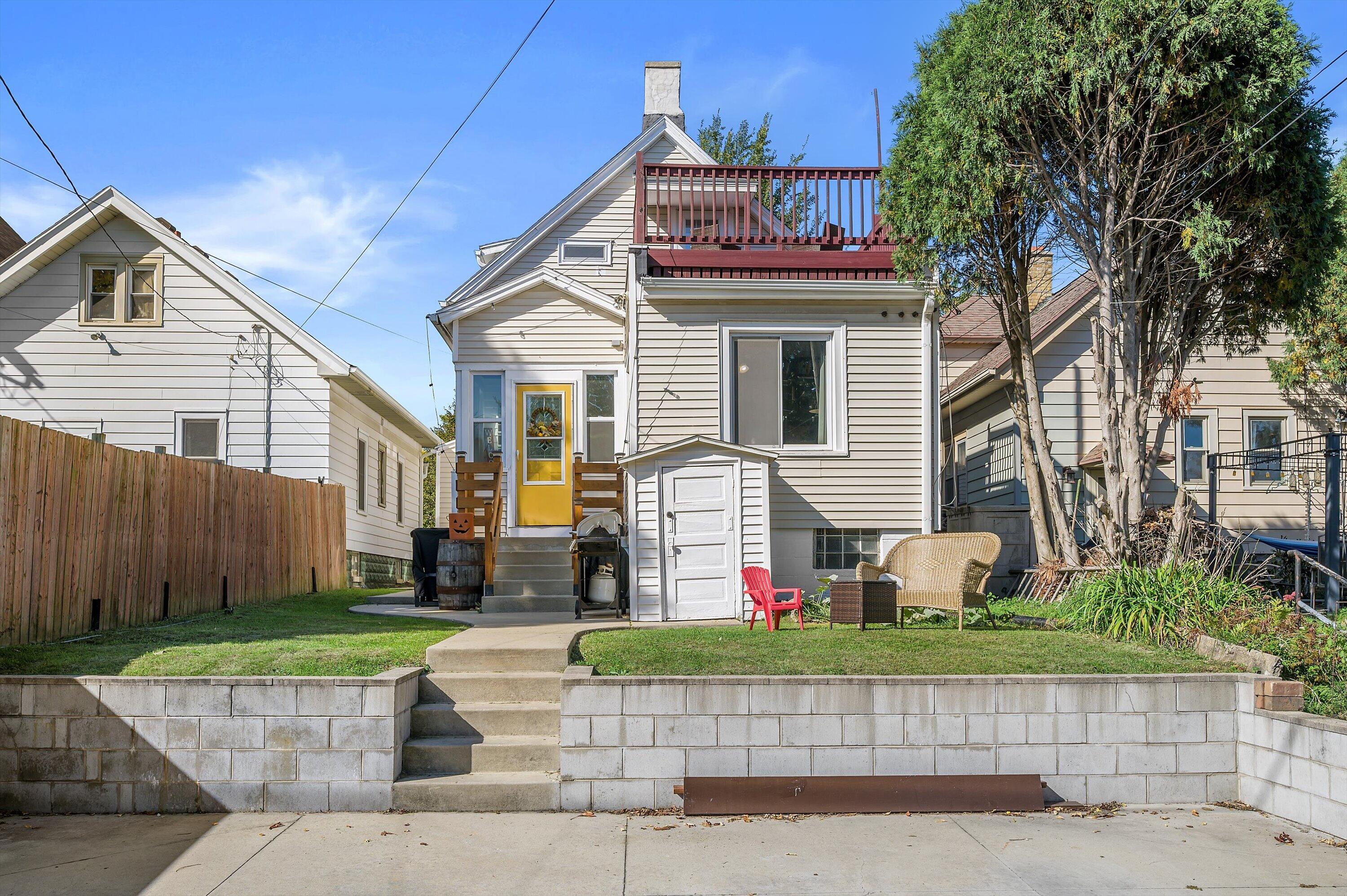 2572 S Howell Ave