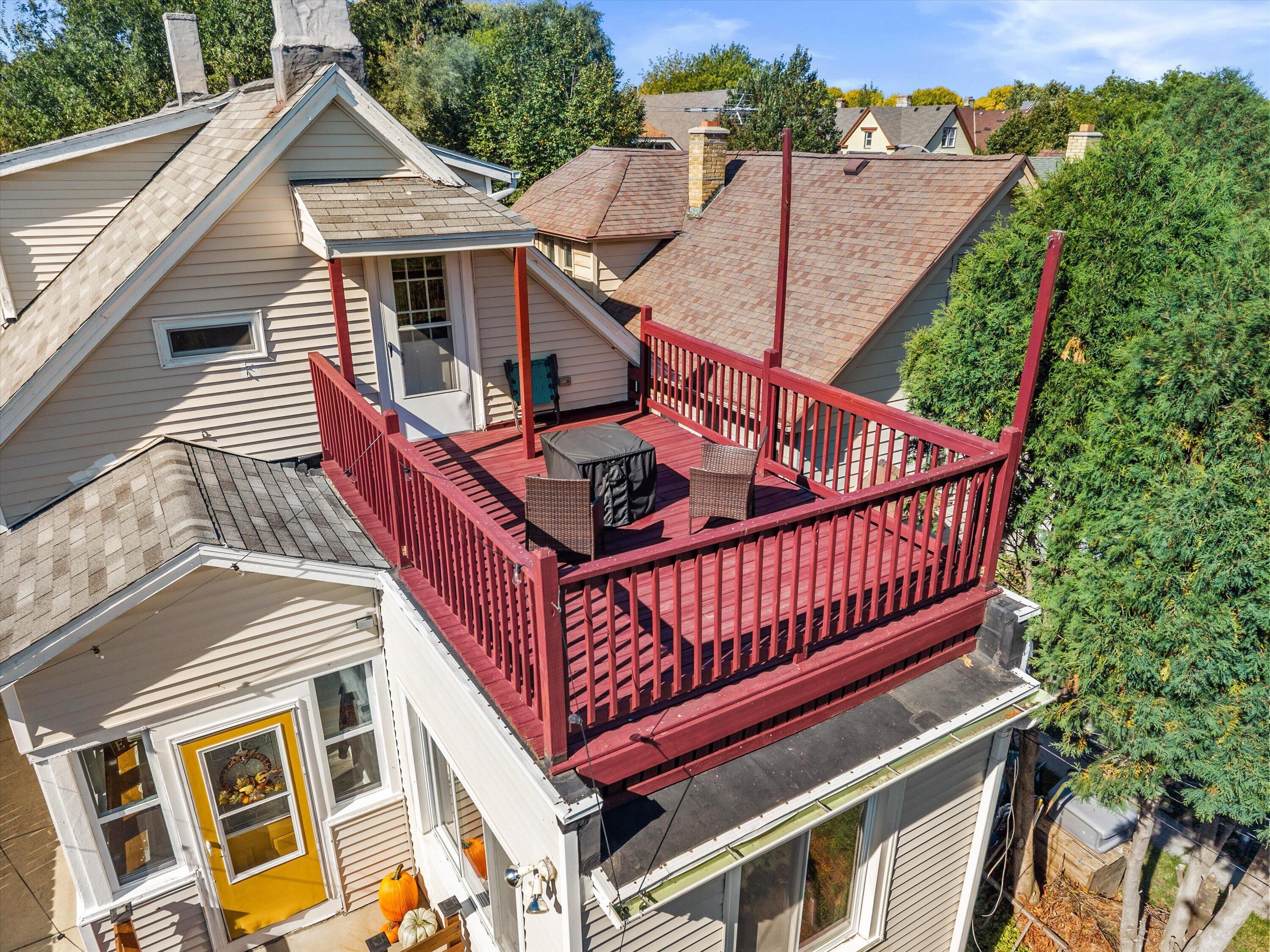 2572 S Howell Ave