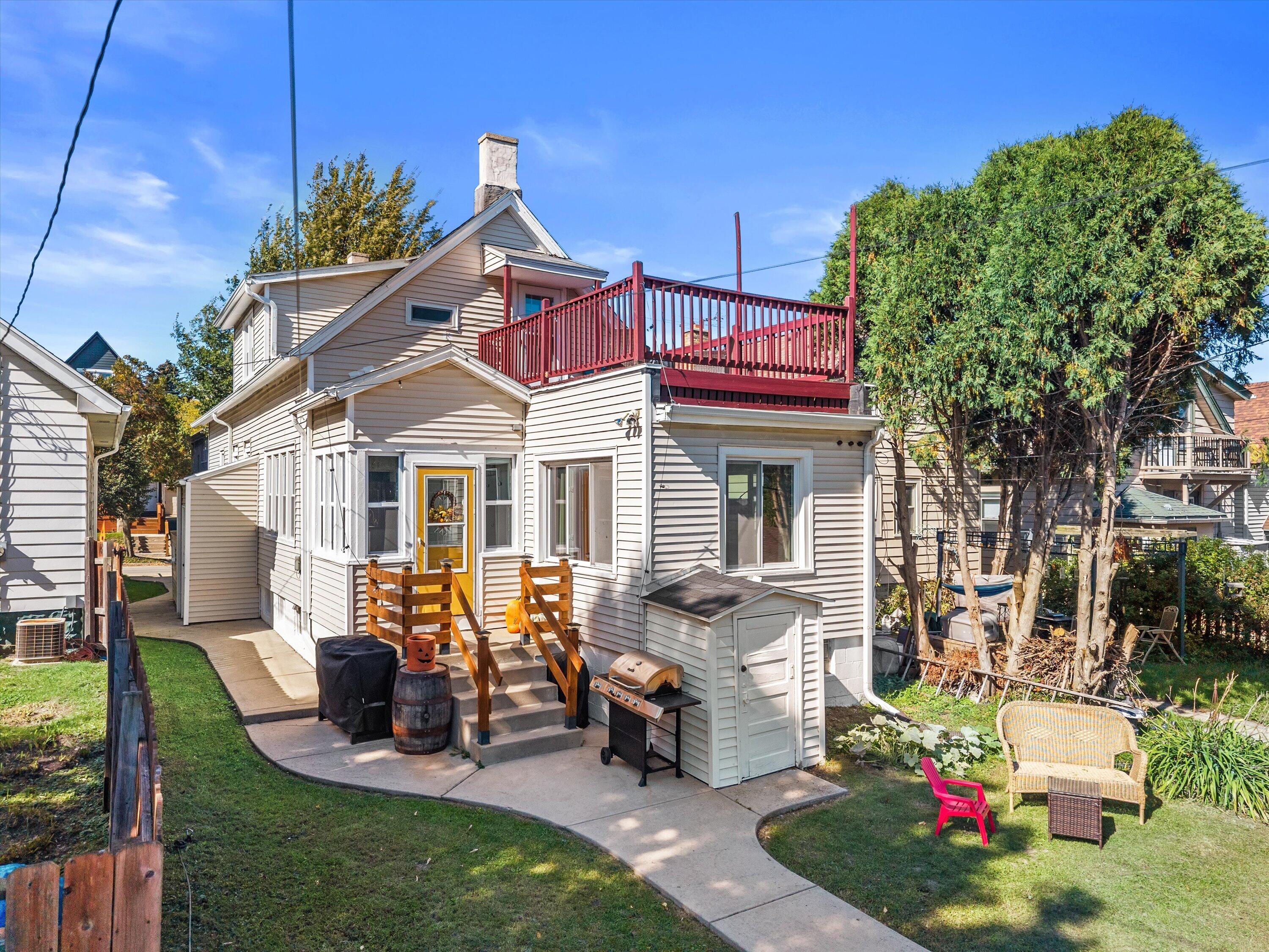 2572 S Howell Ave