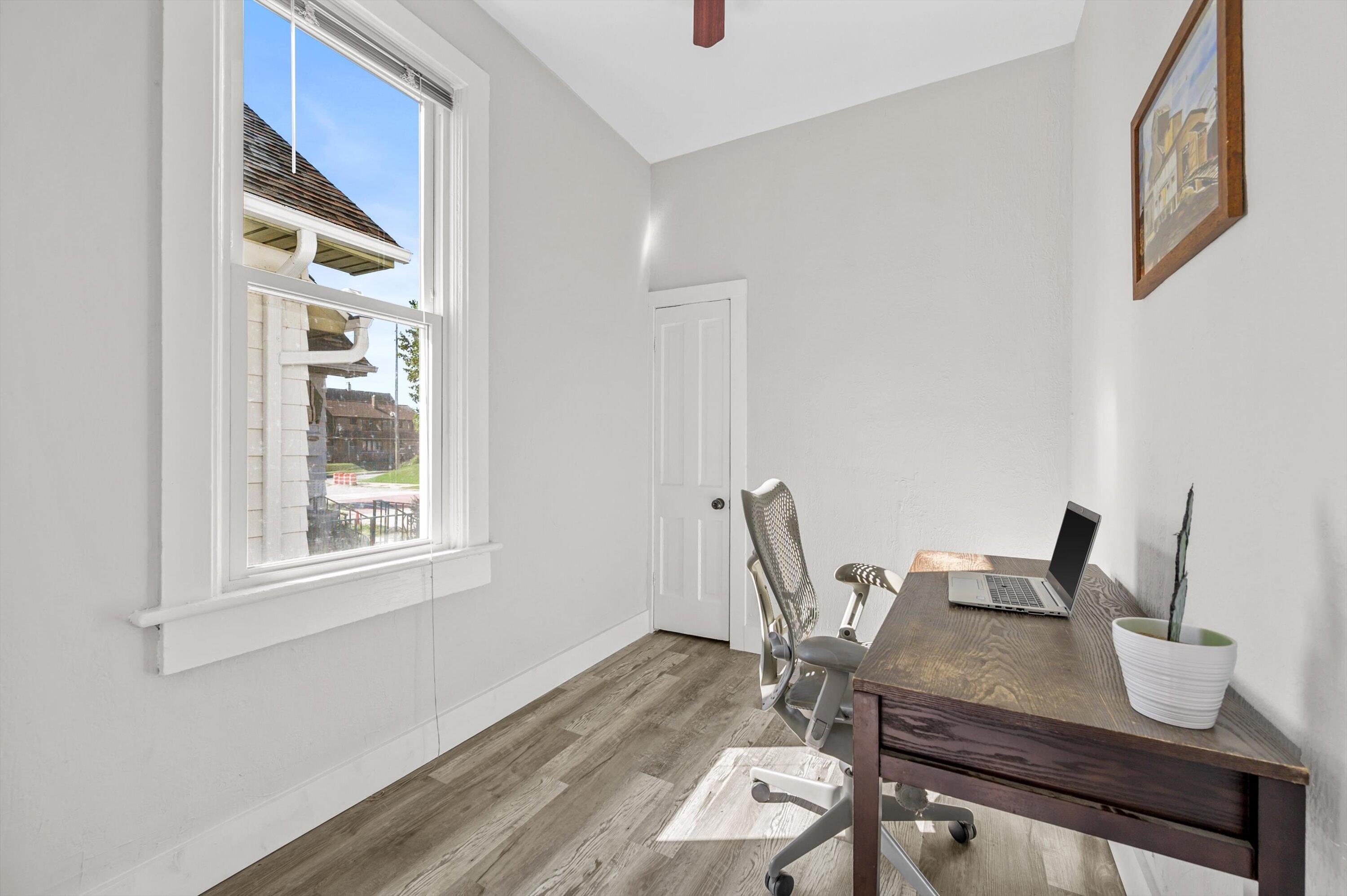 2572 S Howell Ave