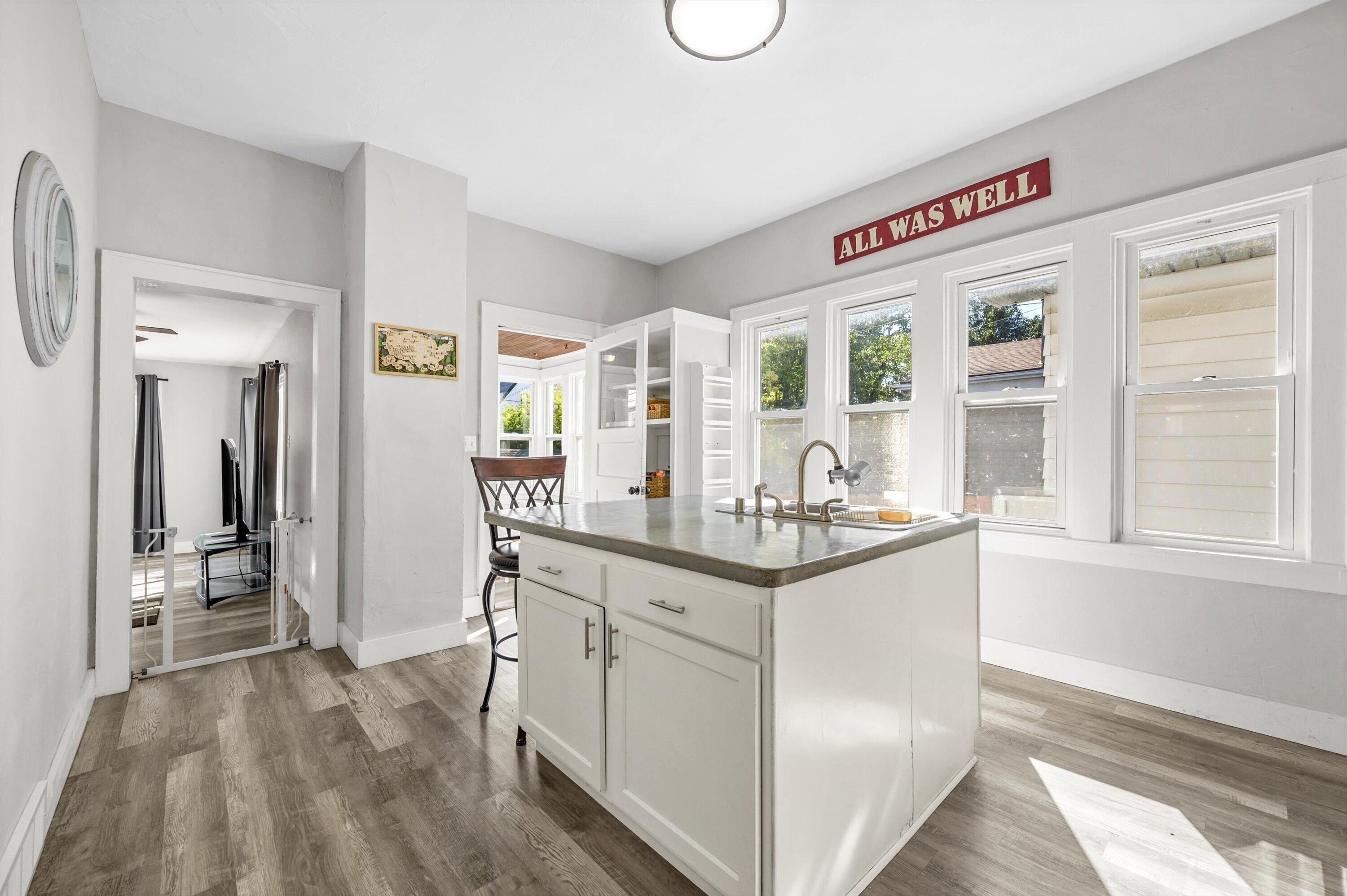 2572 S Howell Ave