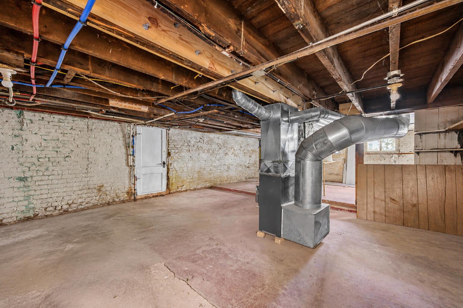 2572 S Howell Ave