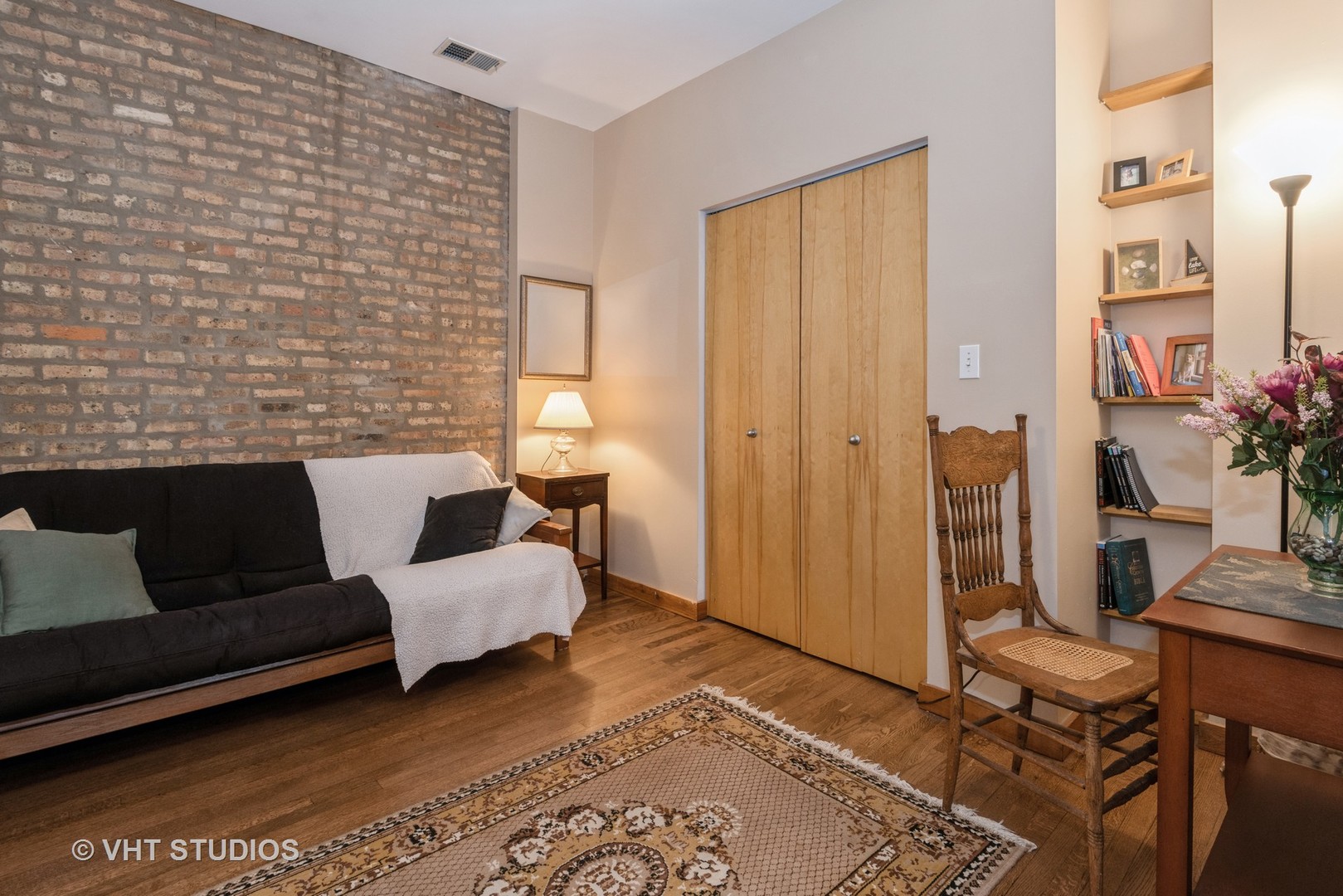 1225 W Greenleaf Avenue Unit: 2E