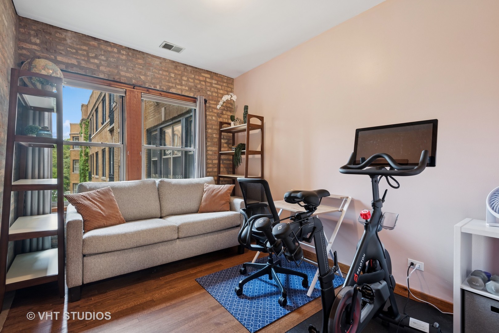 1225 W Greenleaf Avenue Unit: 2E