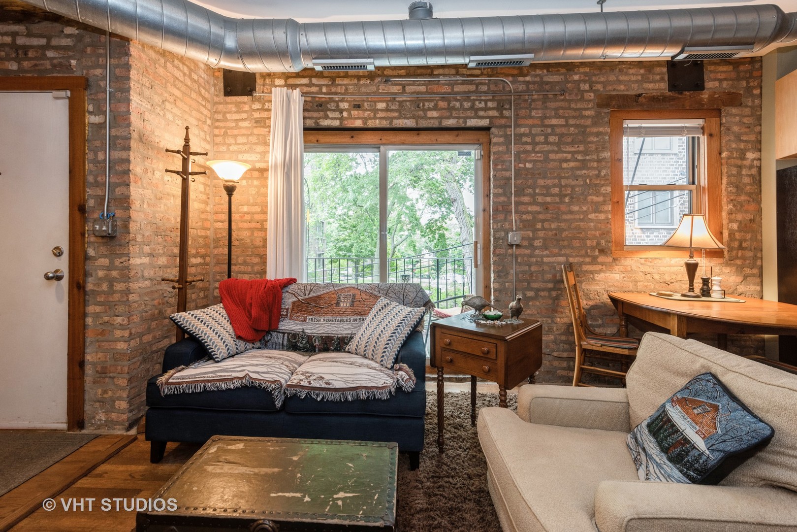 1225 W Greenleaf Avenue Unit: 2E