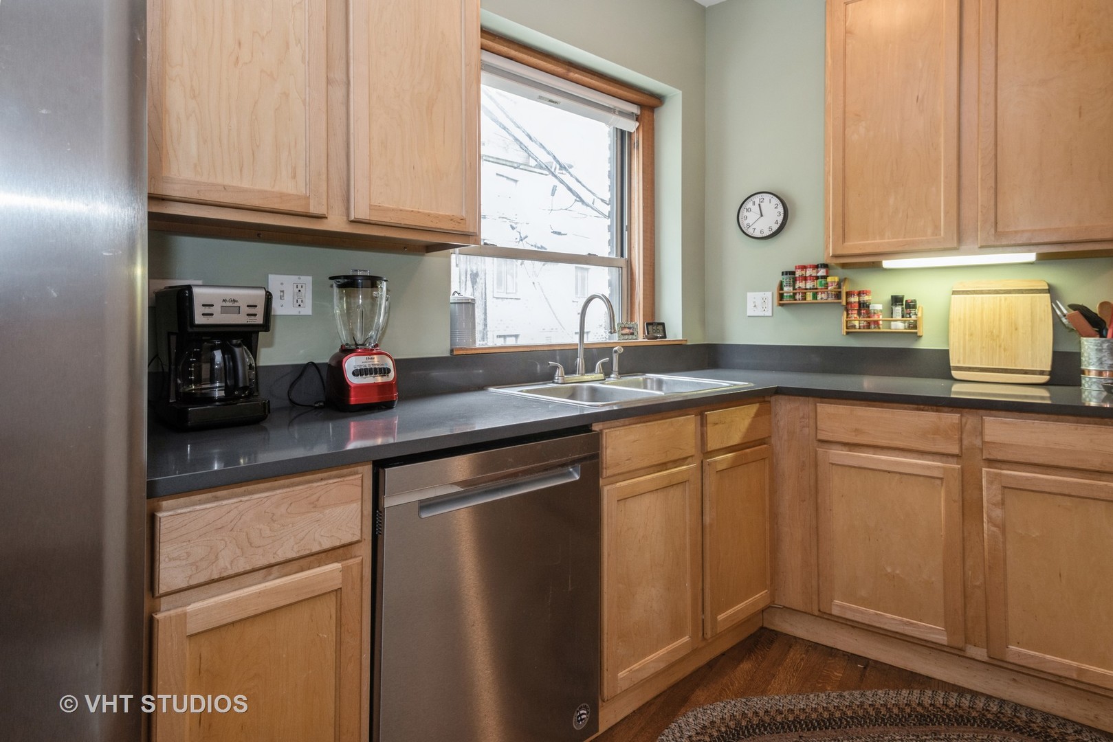1225 W Greenleaf Avenue Unit: 2E