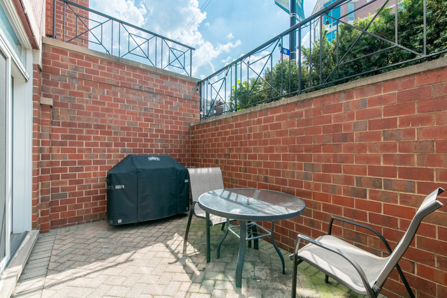 1136 W Fullerton Avenue Unit: G