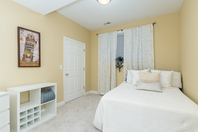 1136 W Fullerton Avenue Unit: G