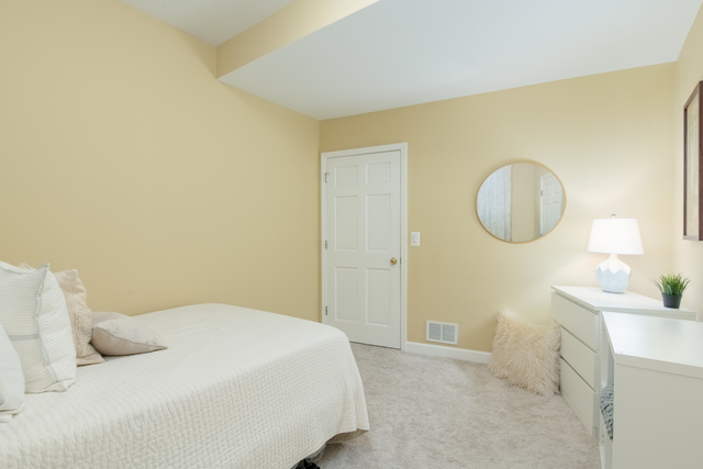 1136 W Fullerton Avenue Unit: G