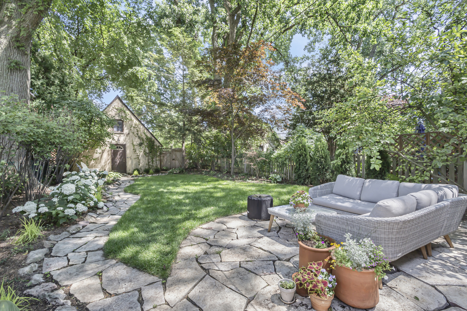 2047 Orrington Avenue